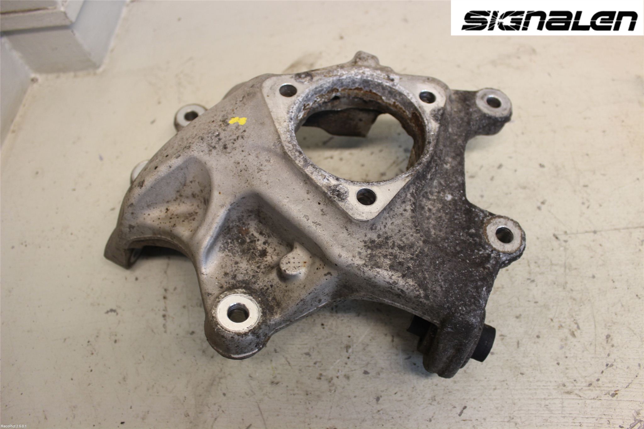 Opel INSIGNIA 09-16 Hjullagerhus-Spindel Vä B