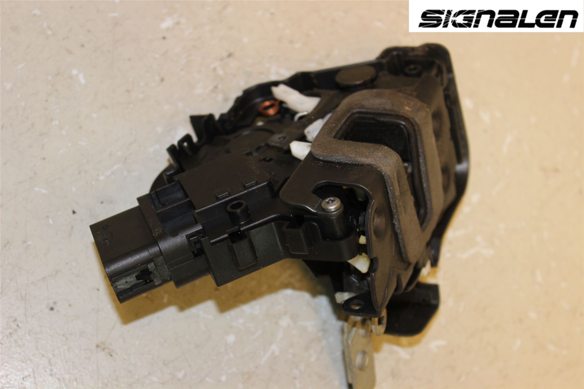 Ford MONDEO 07-15 Låskista-Dörrlås