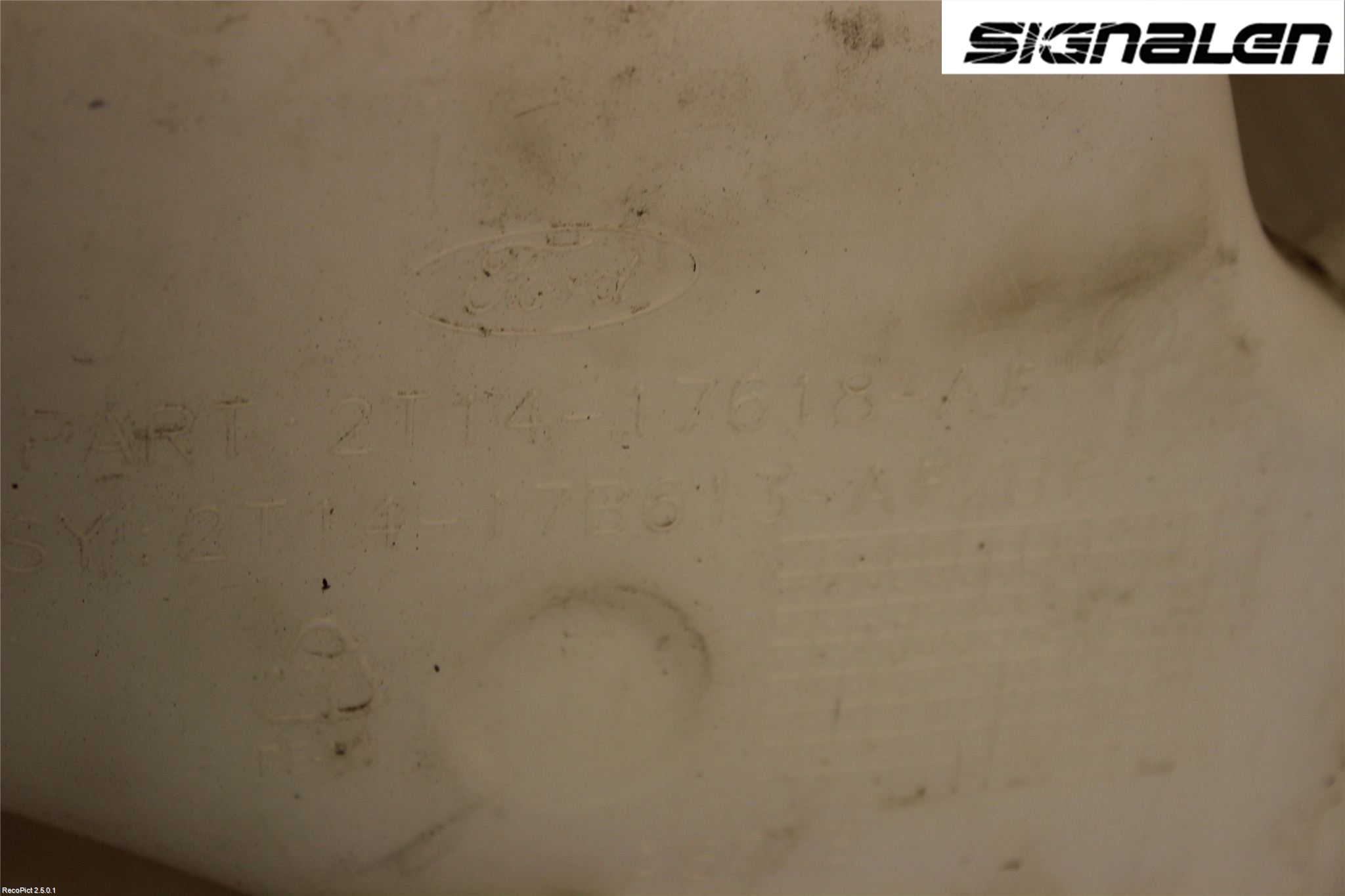 Ford TRANSIT CONNECT 09-13 Spolartank Vindruta-Strål