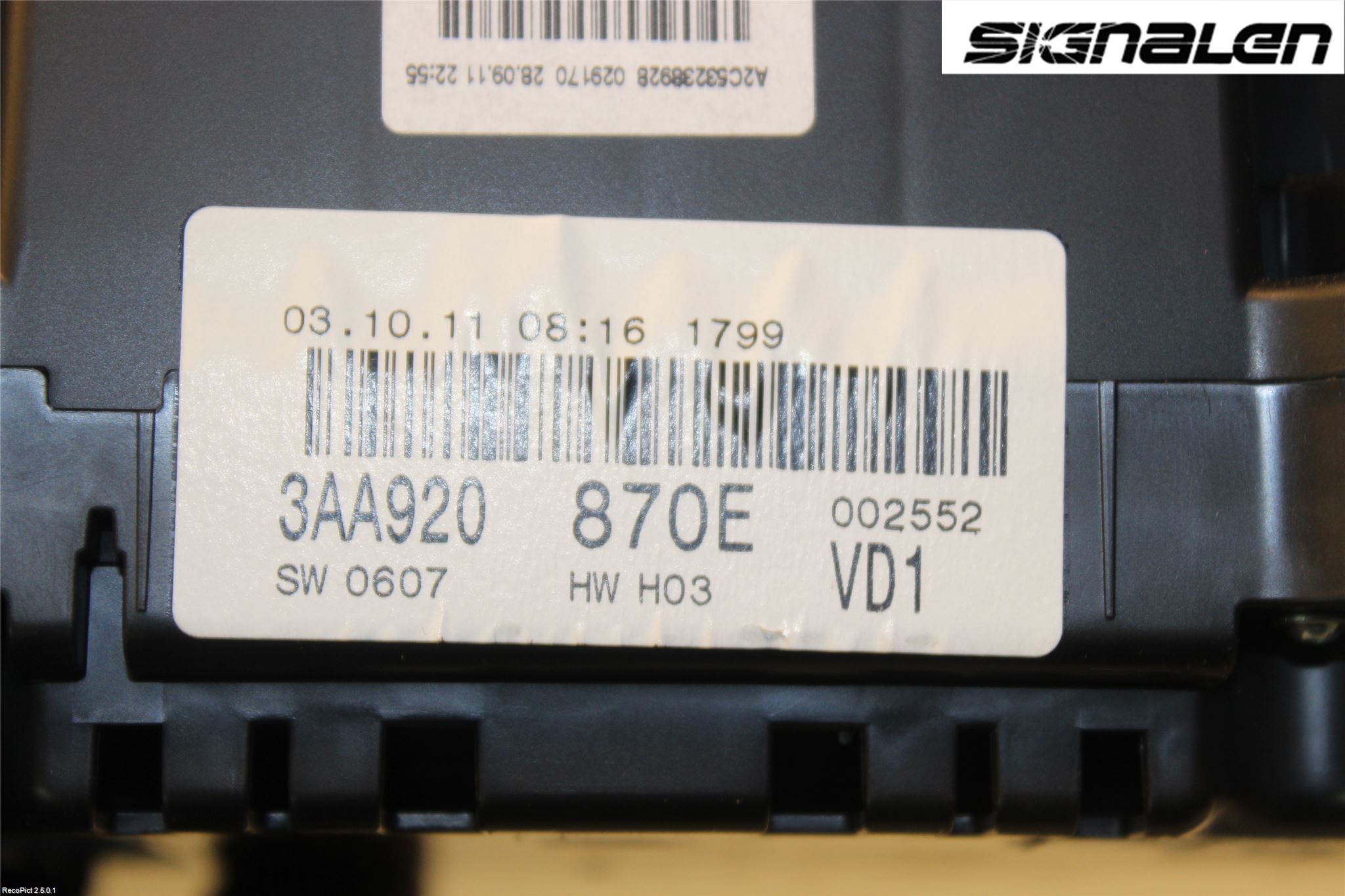 Volkswagen VW PASSAT 11-14 Instrument Komb