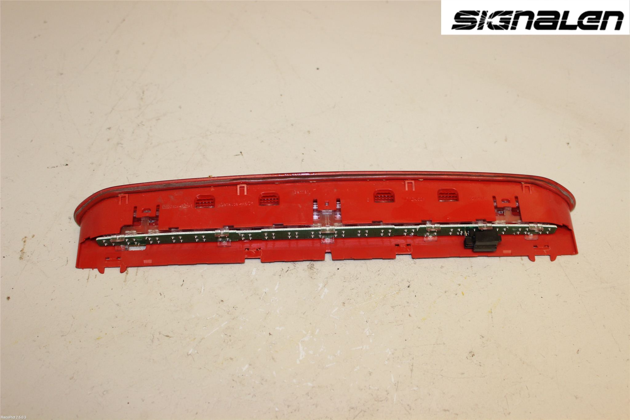 Volkswagen VW PASSAT 11-14 Bromsljus Bakruta