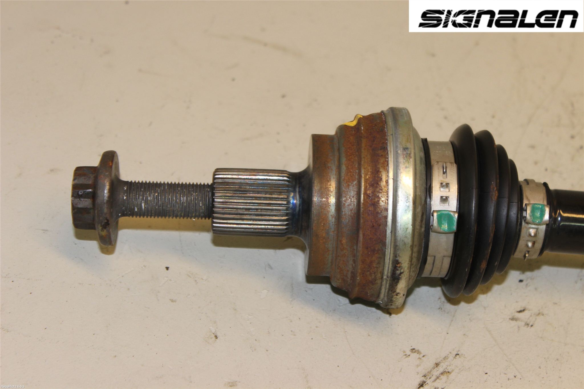 Volkswagen VW TIGUAN 07-16 Drivaxel Bak Höger