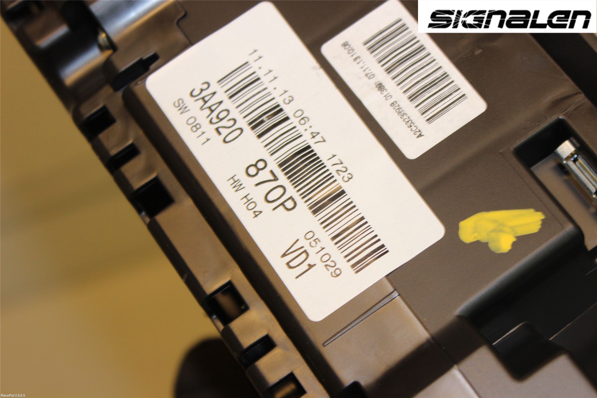 Volkswagen VW PASSAT 11-14 Instrument Komb