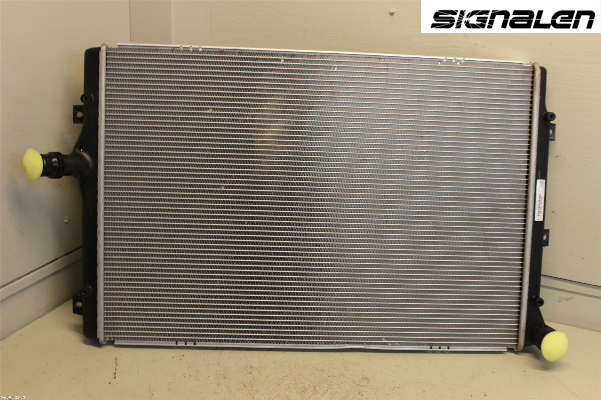 Volkswagen VW PASSAT 11-14 Kylare Man