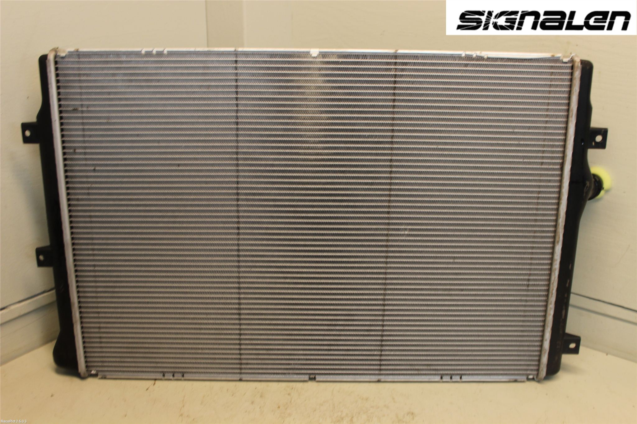 Volkswagen VW PASSAT 11-14 Kylare Man