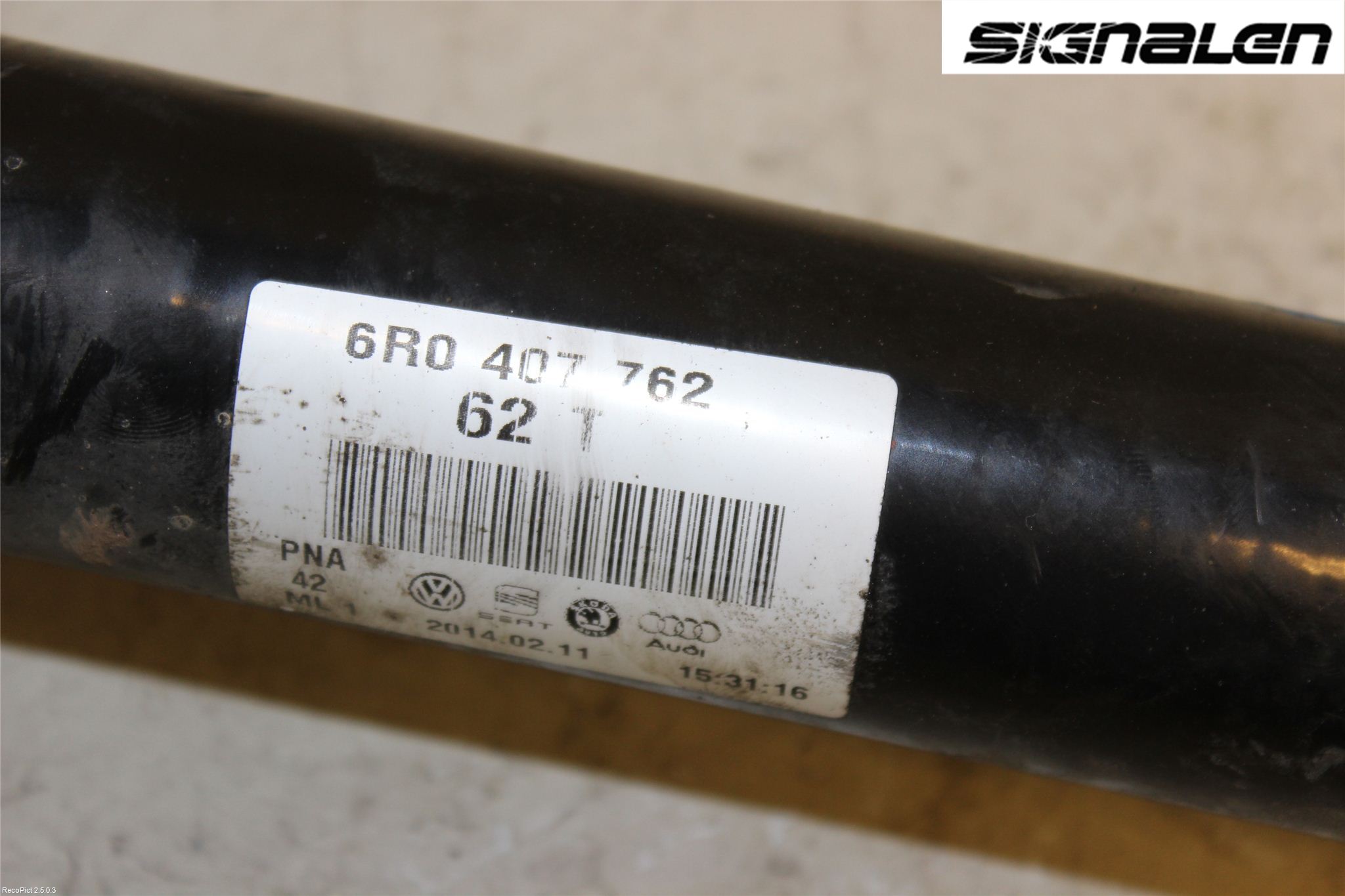 Volkswagen VW POLO 10-17 Drivaxel Fram Höger