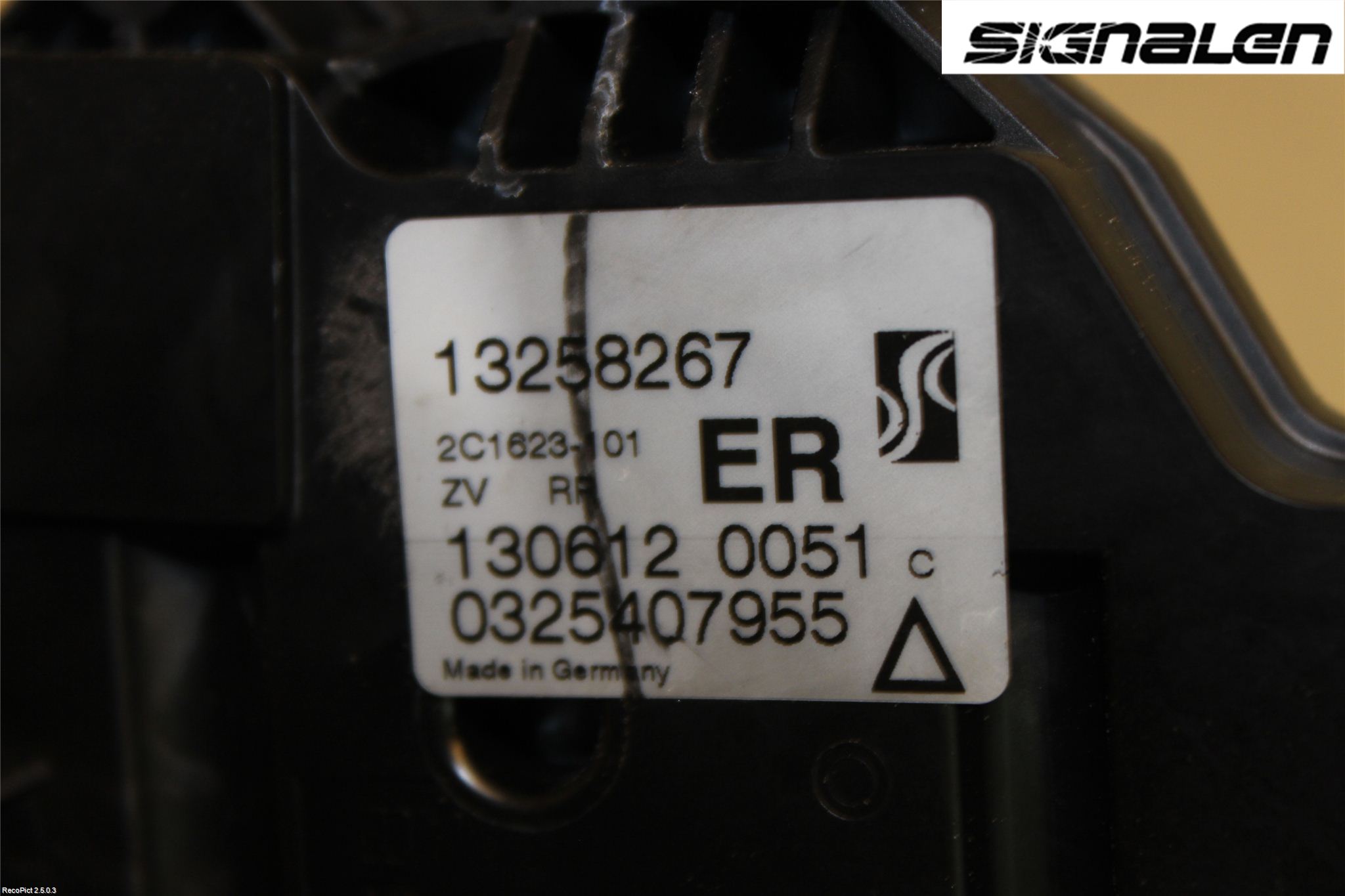 Opel CORSA D 07-14 Låskista-Dörrlås