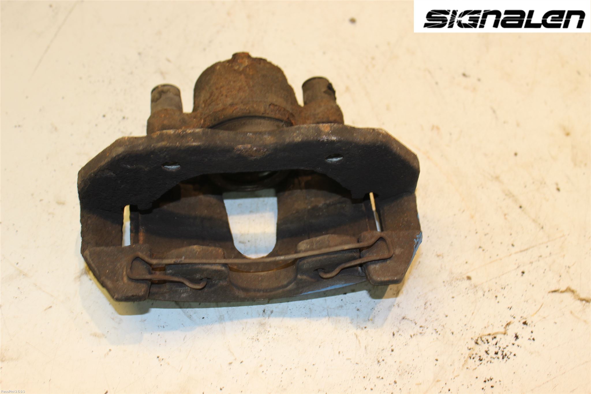 Ford TRANSIT CONNECT 03-08 Bromsok Fram Höger