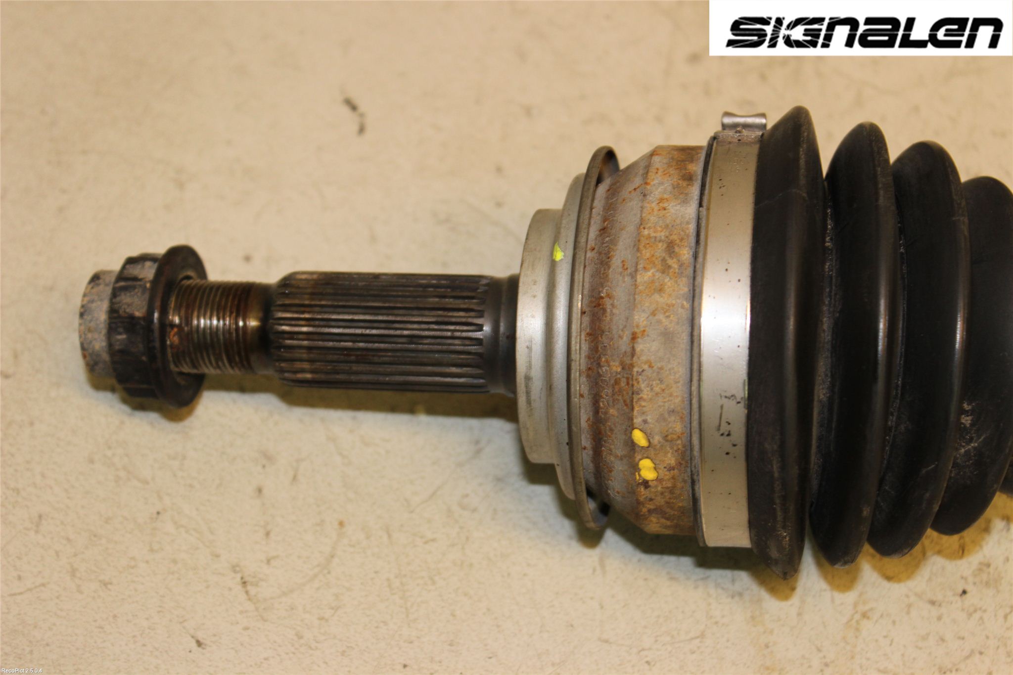 Toyota YARIS XP90 06-11 Drivaxel Fram Vänster