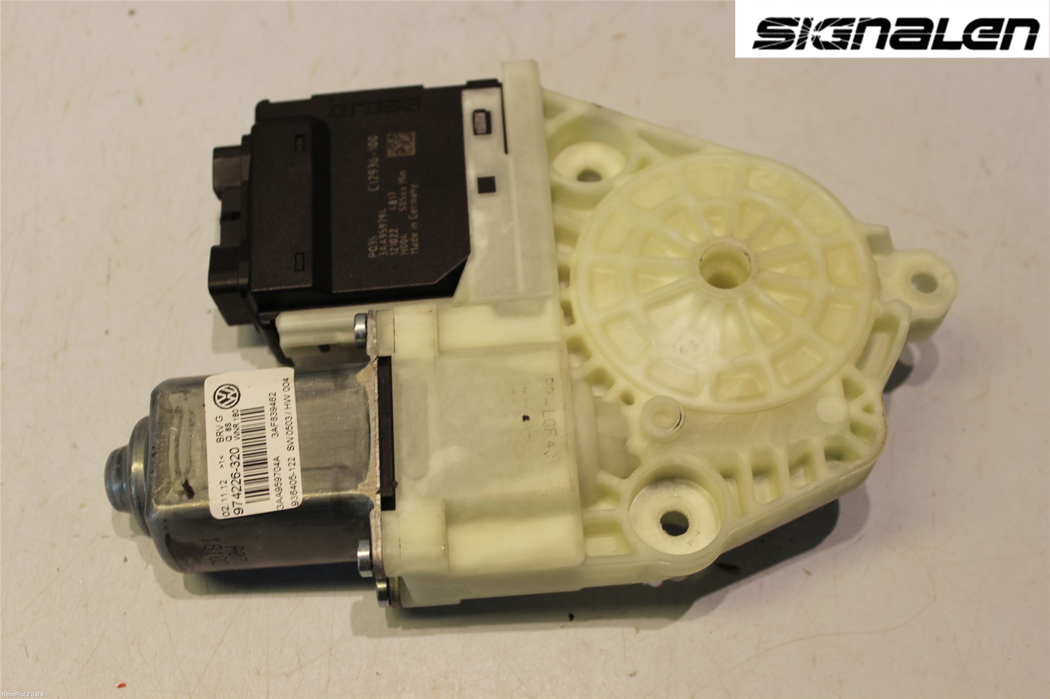 Volkswagen VW PASSAT 11-14 Fönsterhissmotor