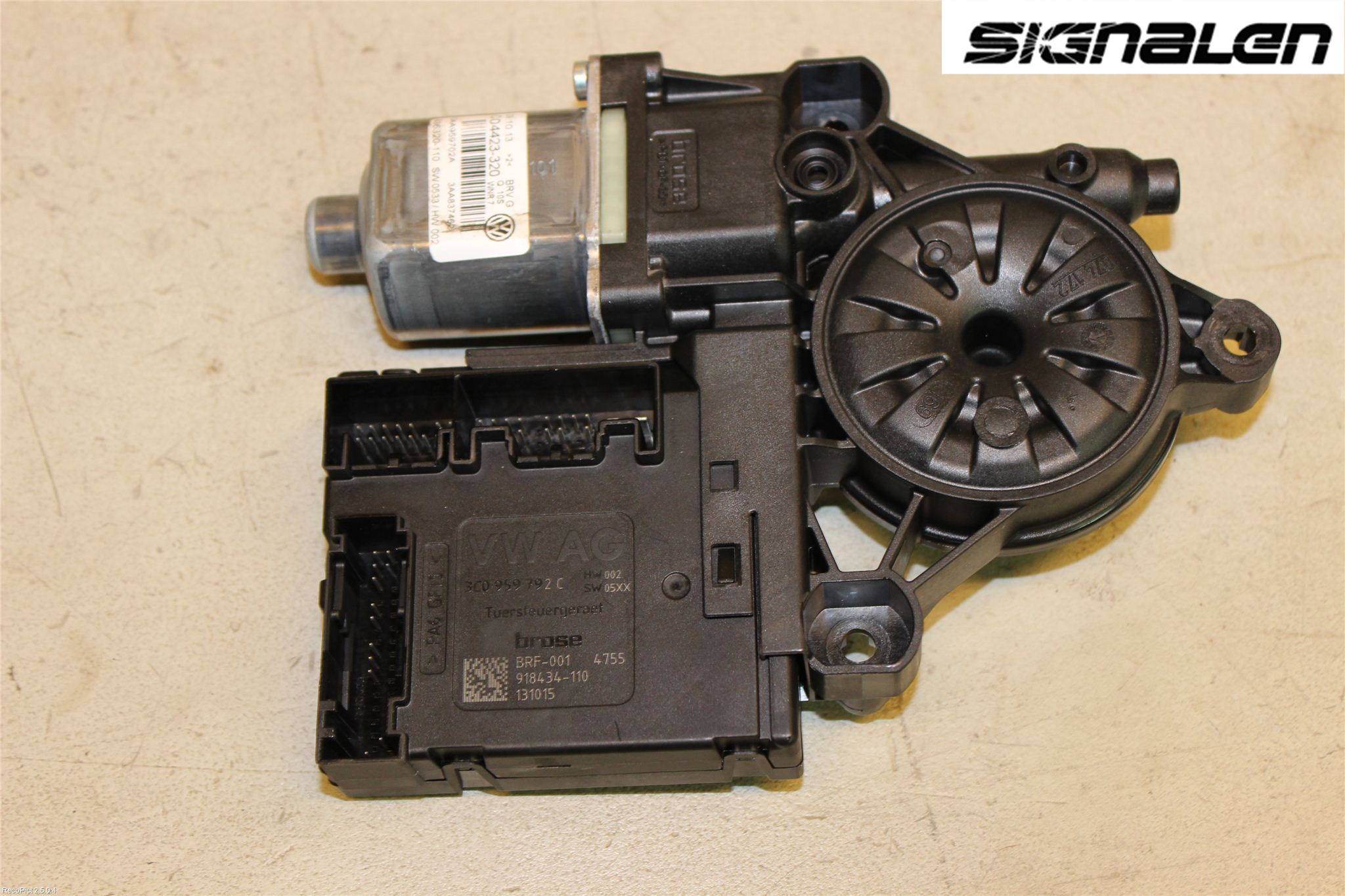 Volkswagen VW PASSAT 11-14 Fönsterhissmotor