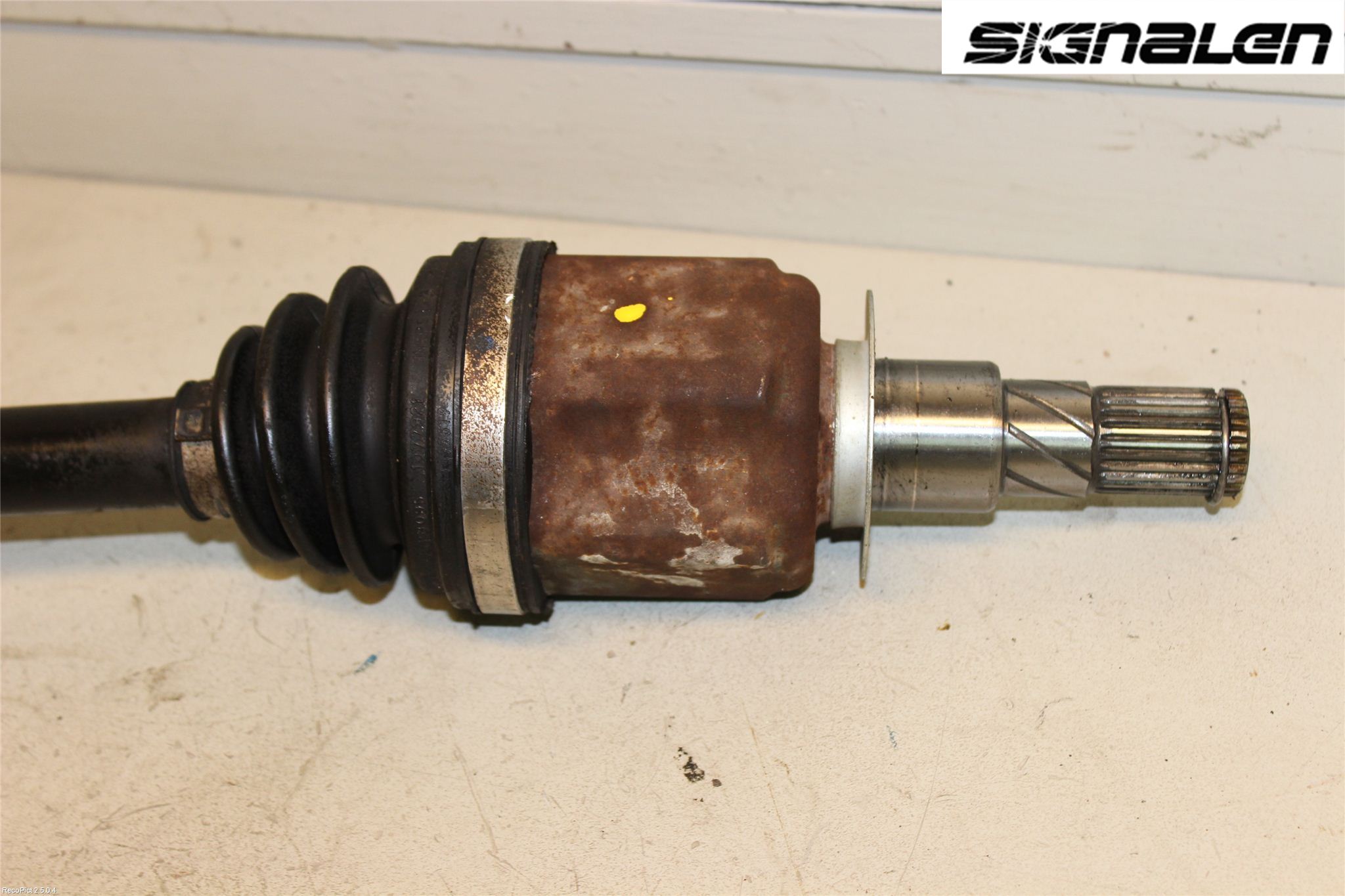 Nissan NAVARA 05-16 Drivaxel Fram Vänster