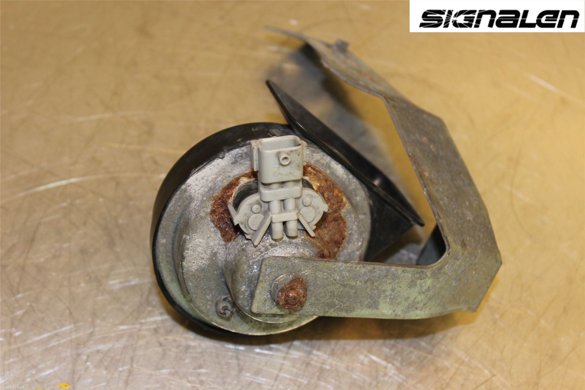 Saab 9-5     06-10 Signalhorn