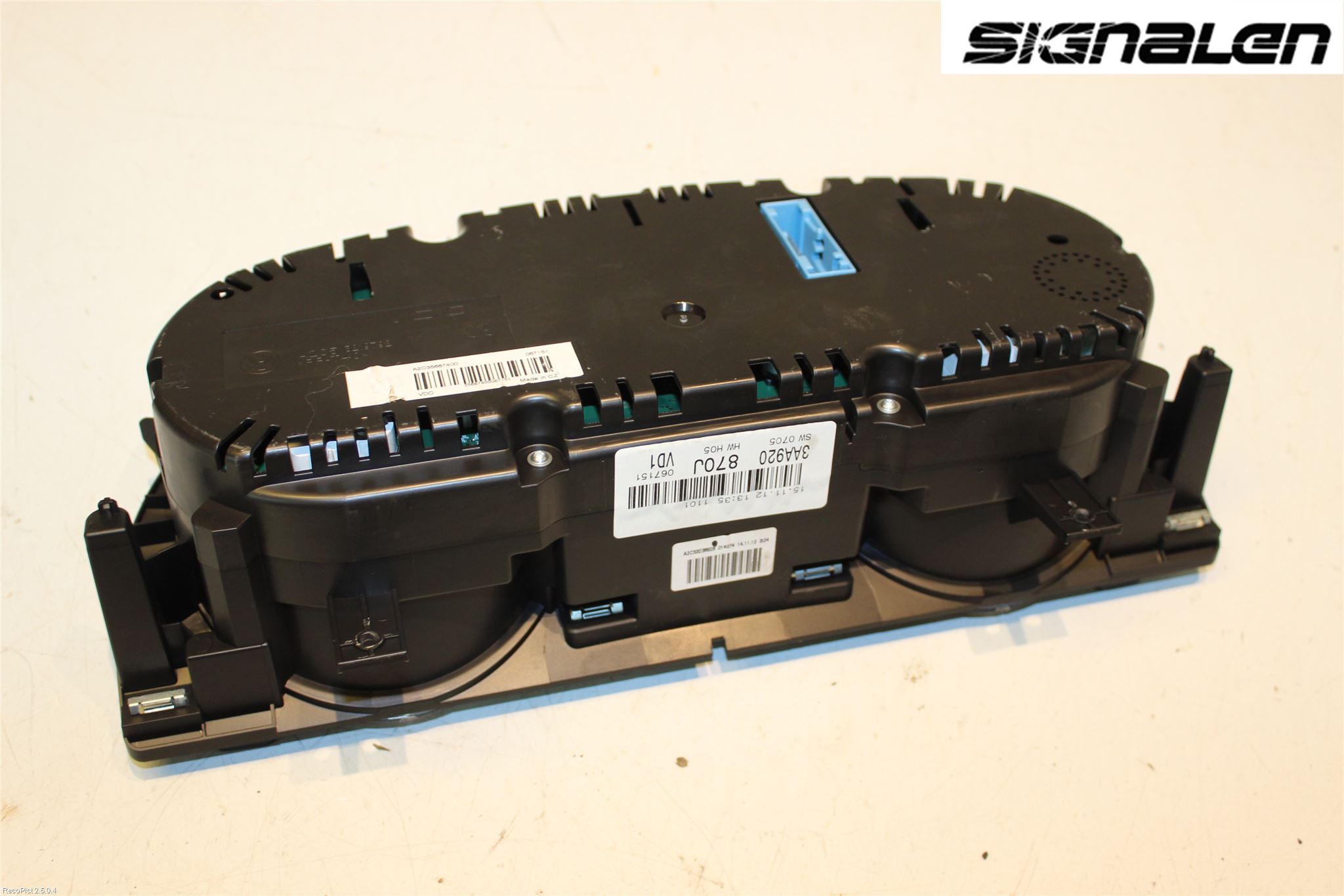 Volkswagen VW PASSAT 11-14 Instrument Komb