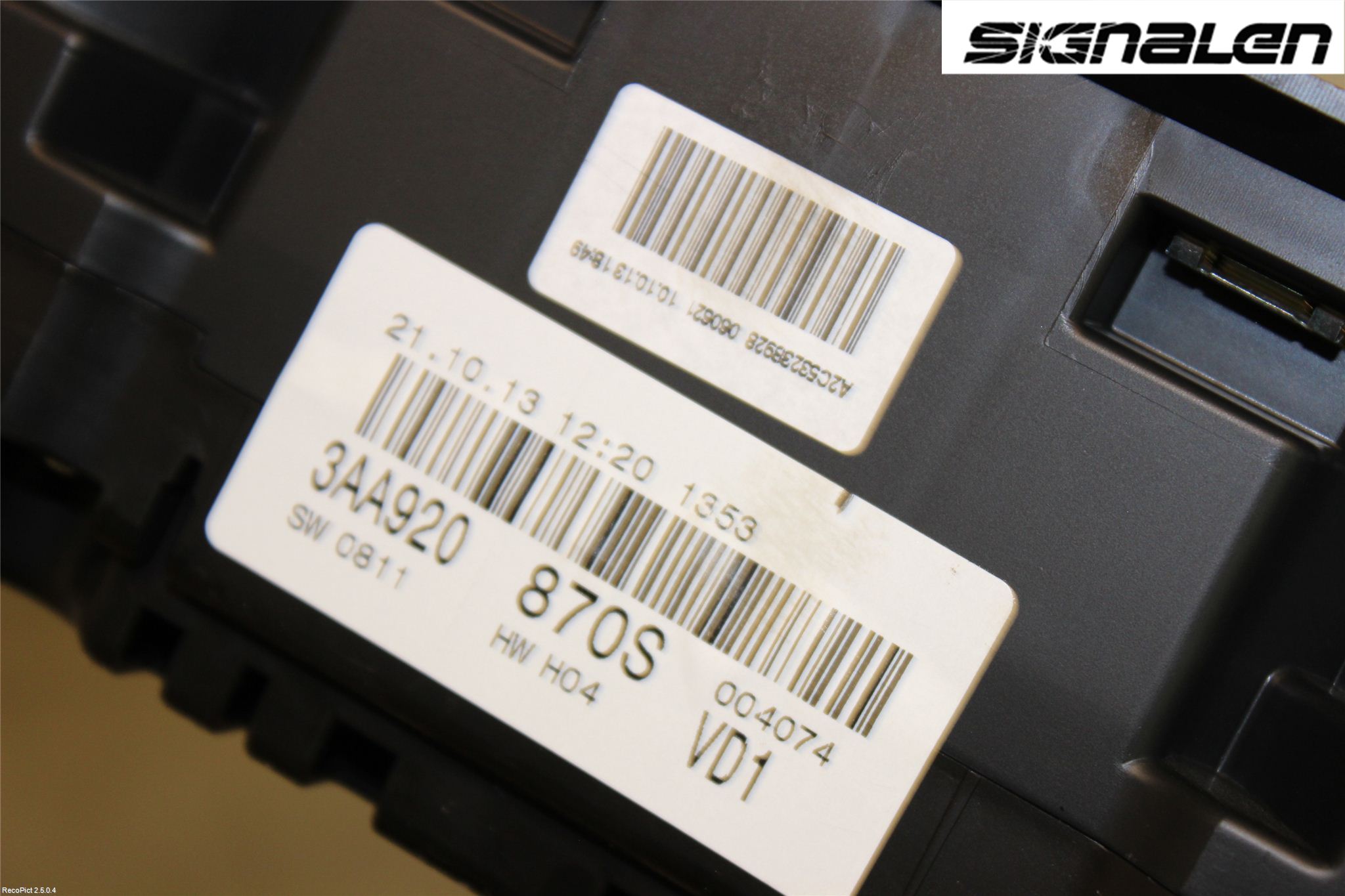 Volkswagen VW PASSAT 11-14 Instrument Komb