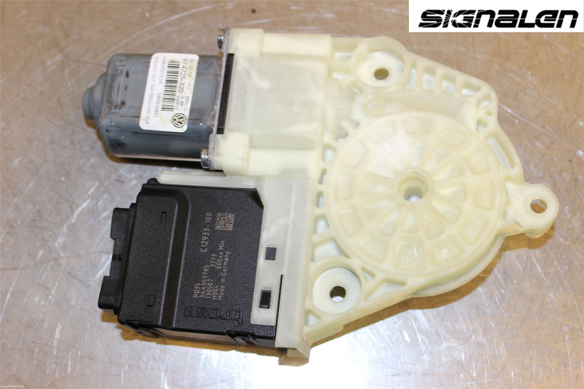 Volkswagen VW PASSAT 11-14 Fönsterhissmotor