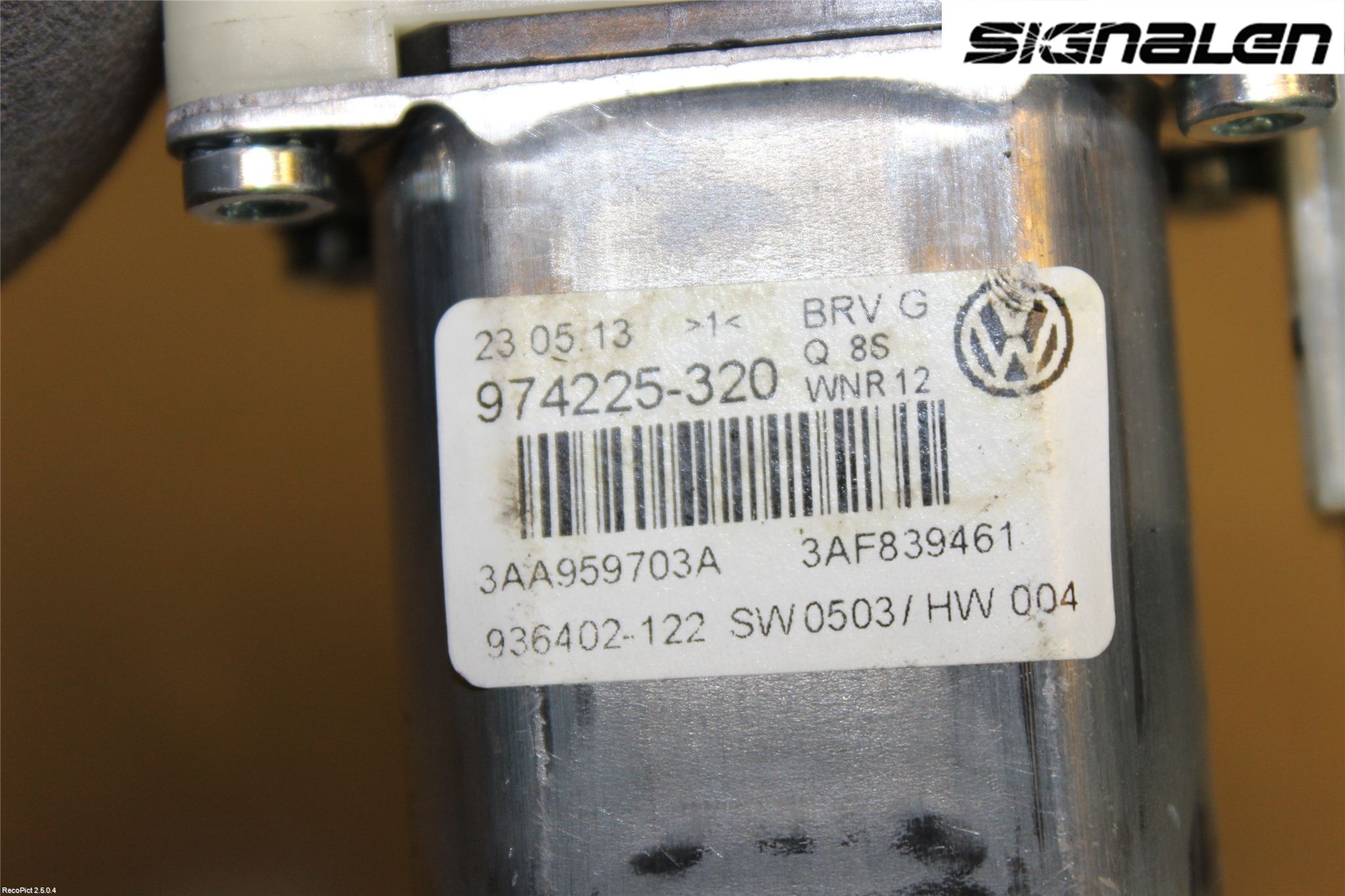 Volkswagen VW PASSAT 11-14 Fönsterhissmotor