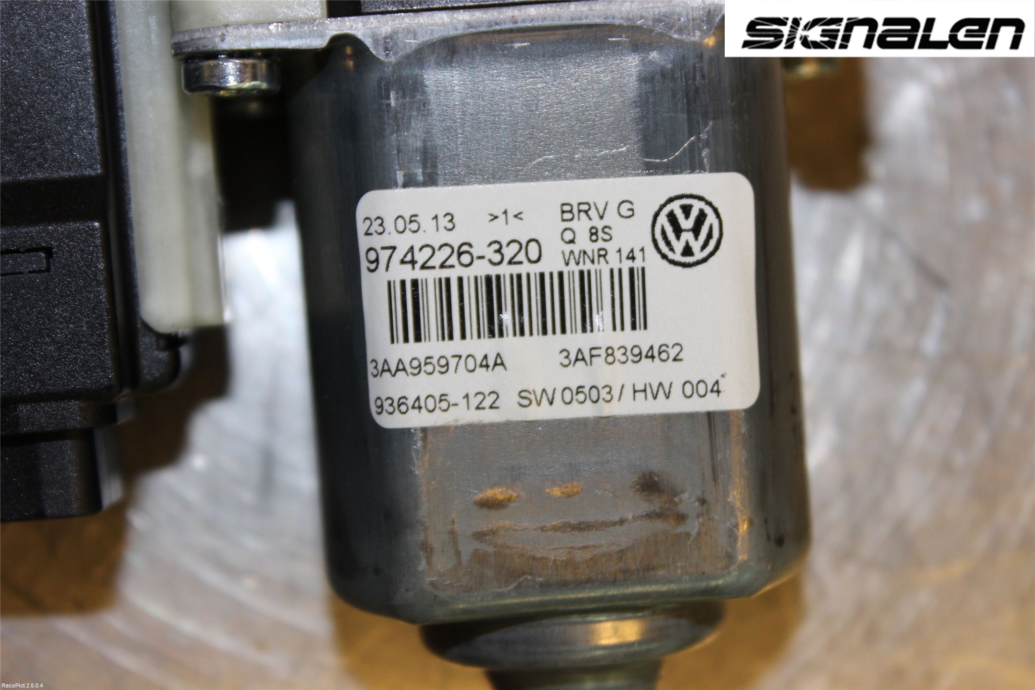 Volkswagen VW PASSAT 11-14 Fönsterhissmotor