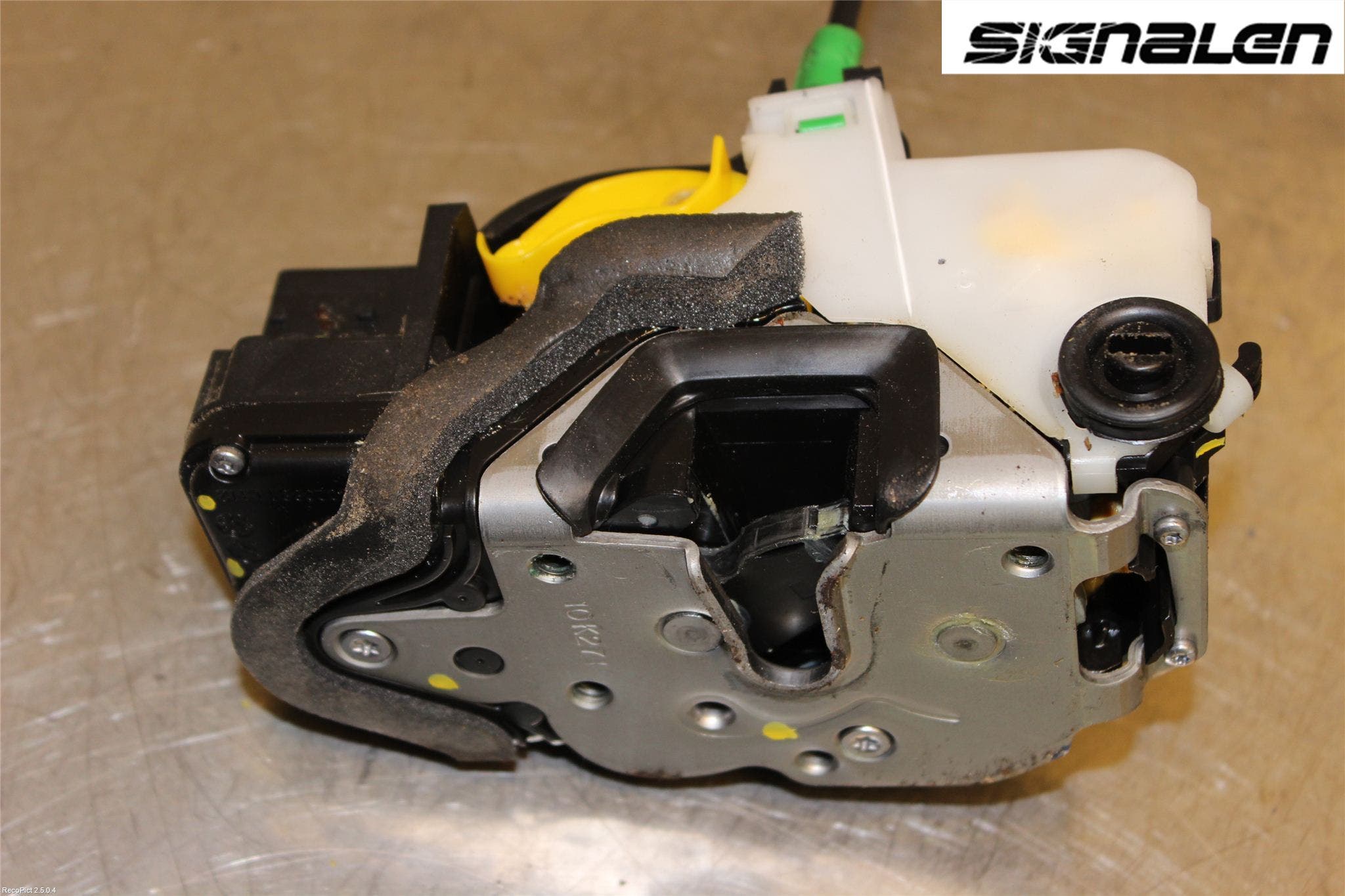 Opel ASTRA J 10-15 Låskista-Dörrlås