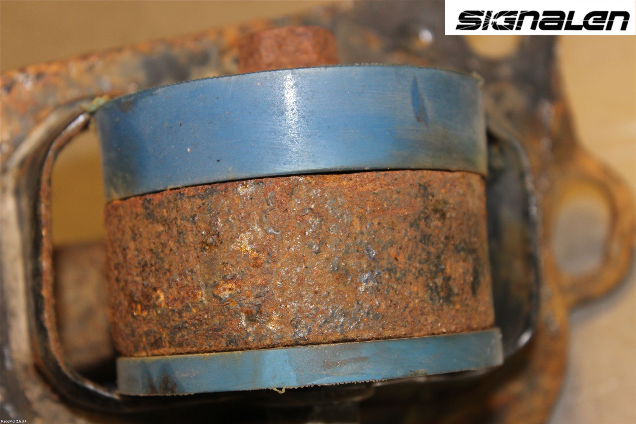 Saab 9-5     06-10 Hjullagerhus-Spindel Vä B