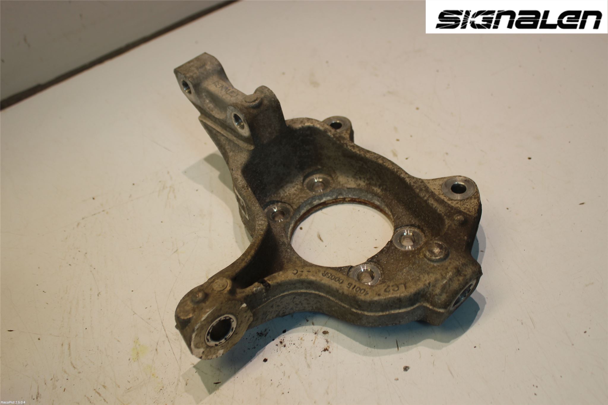 Renault LAGUNA III 11-15 Styrspindel Lagerhus Vä