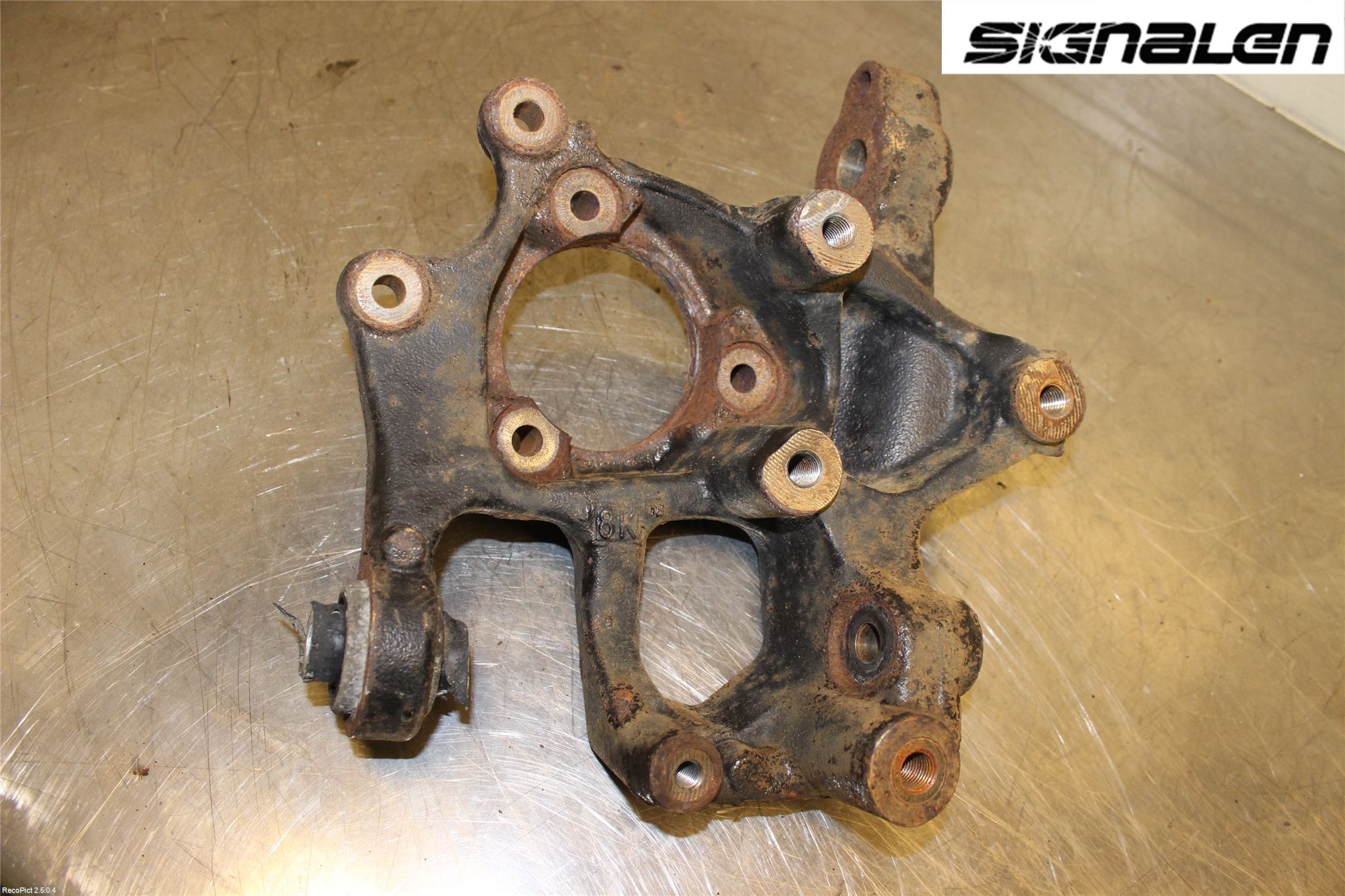 Saab 9-3 VER2/VER3 08-15 Hjullagerhus-Spindel Vä B