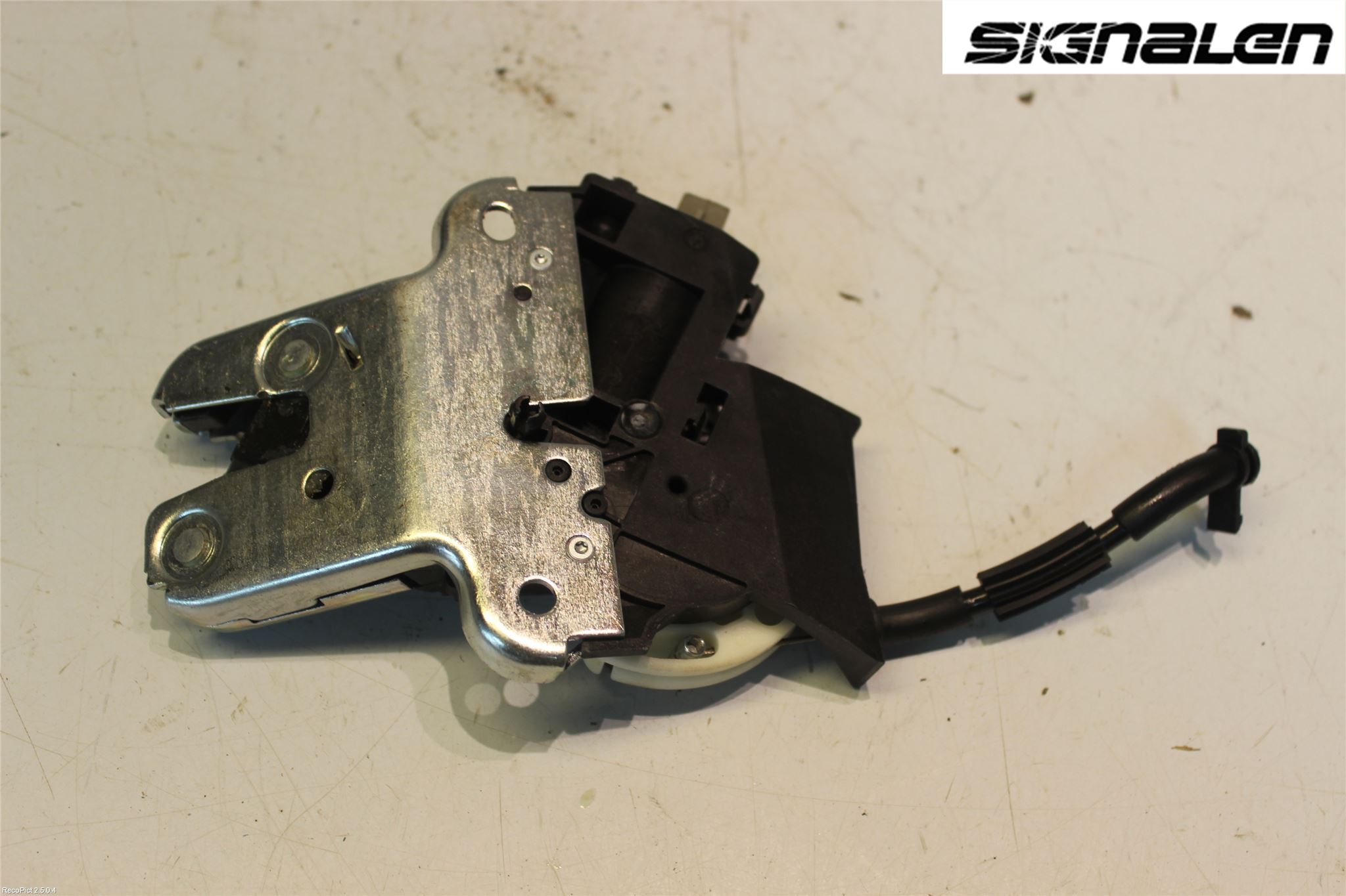 Audi A4/S4 05-07 Låskista Baklucka