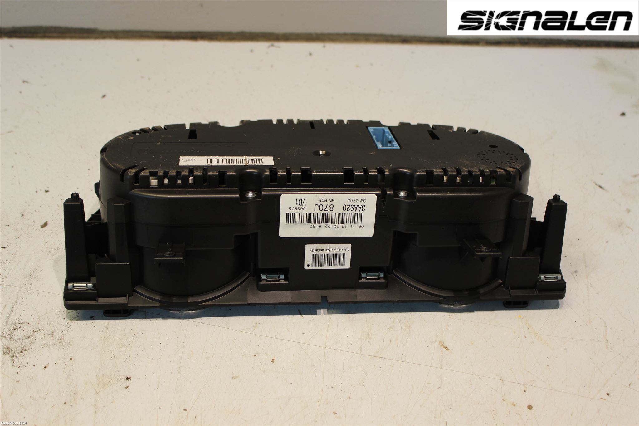 Volkswagen VW PASSAT 11-14 Instrument Komb