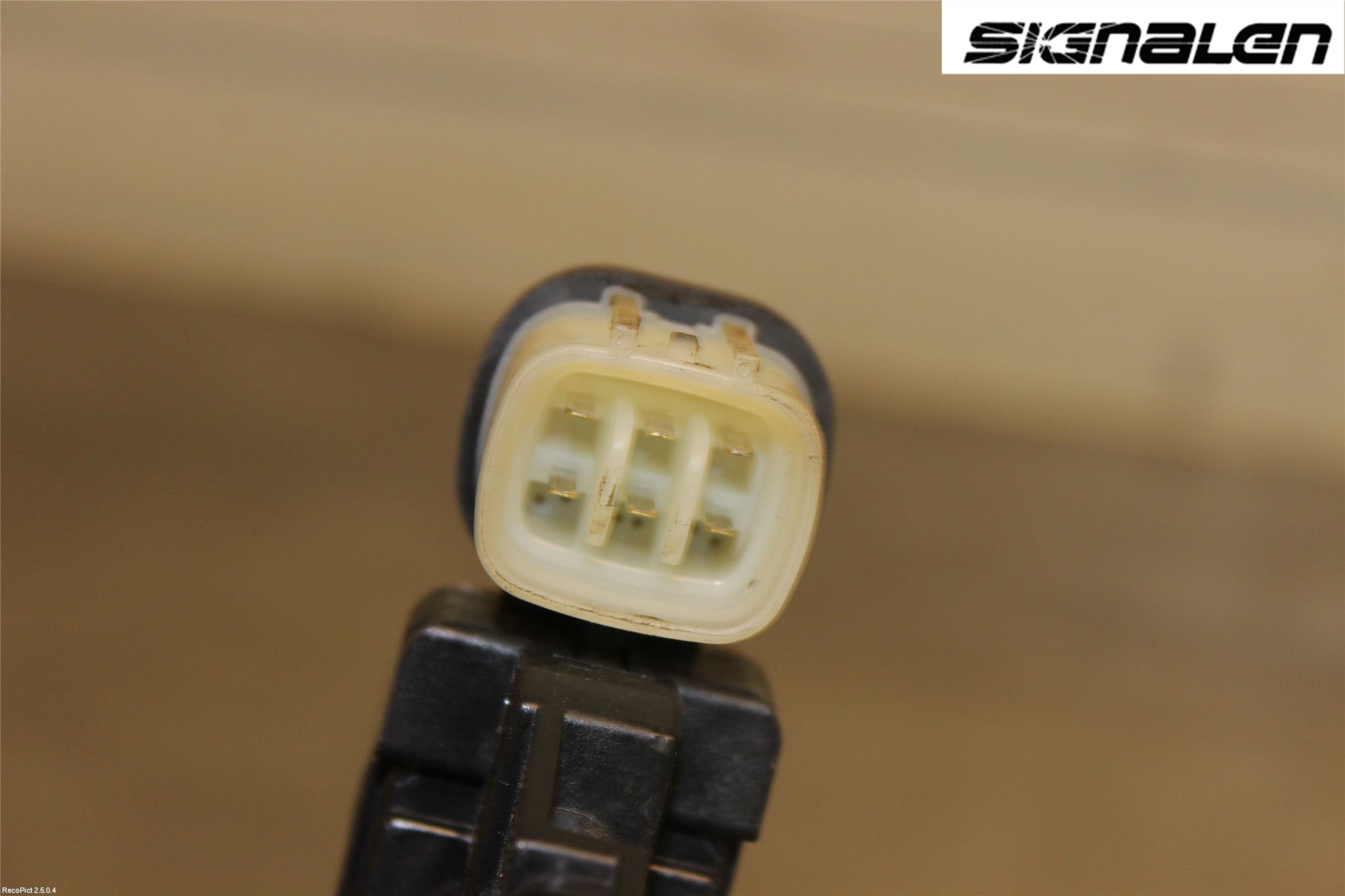 Mitsubishi L200 06-15 Fönsterhissmotor