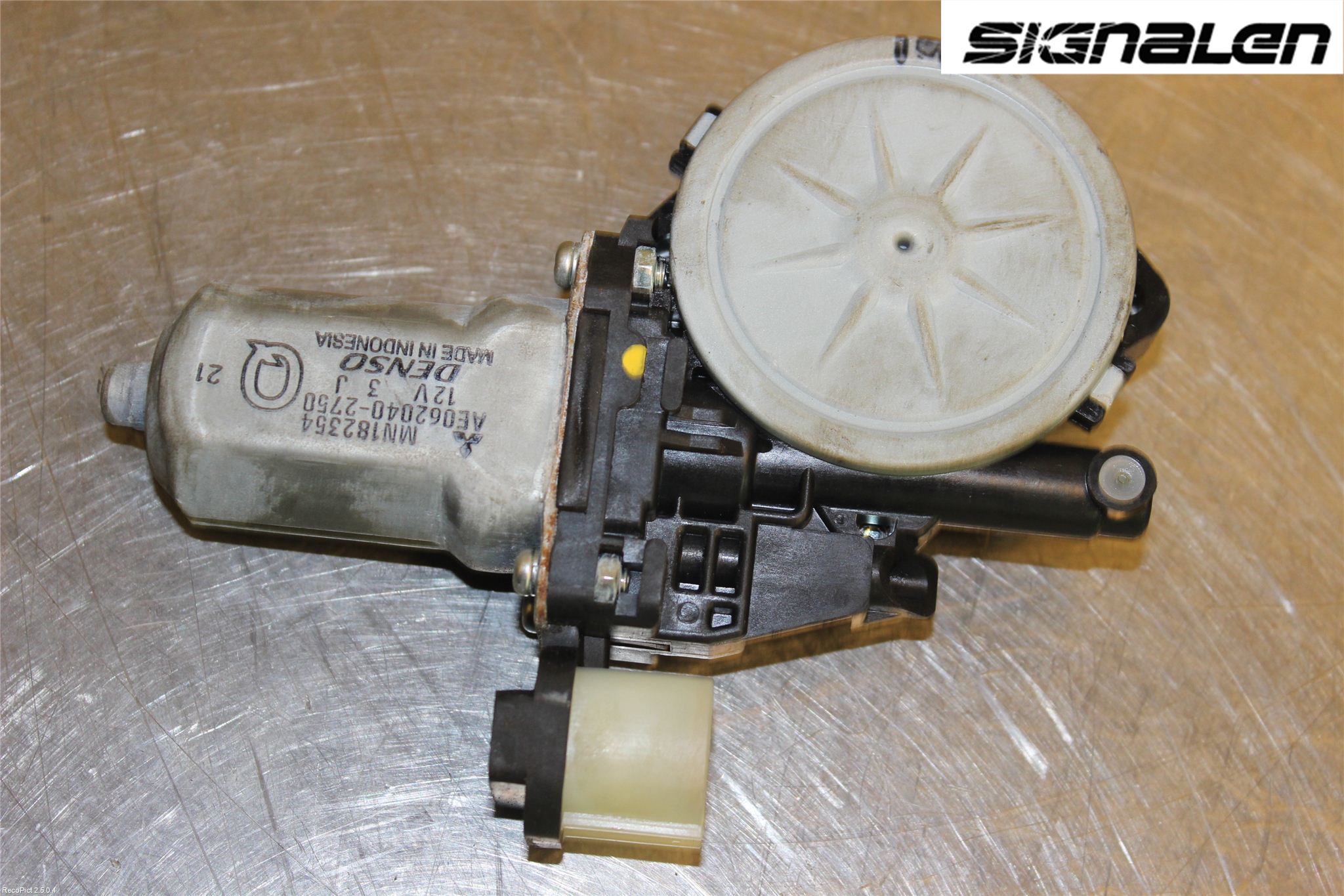 Mitsubishi L200 06-15 Fönsterhissmotor