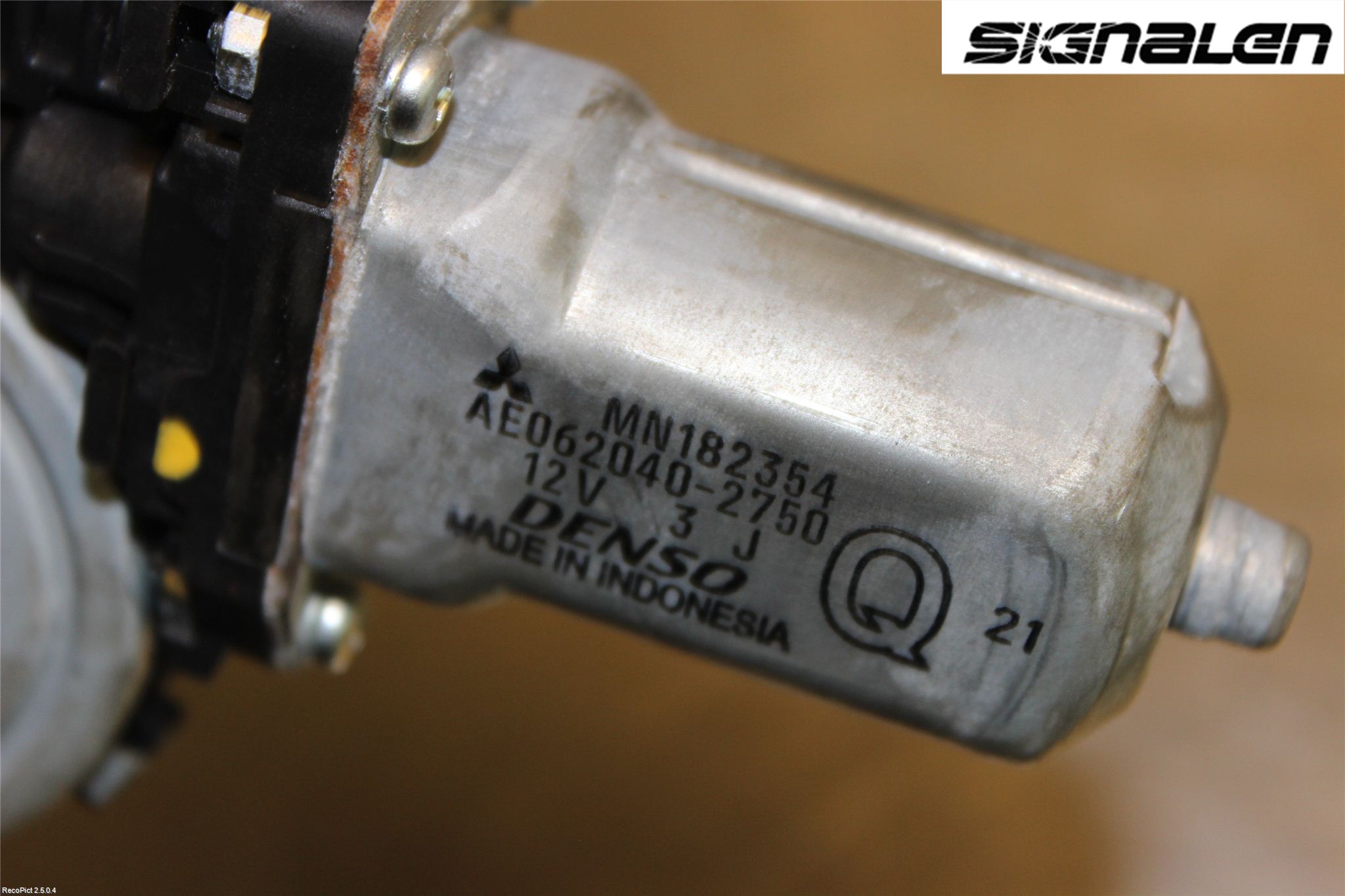 Mitsubishi L200 06-15 Fönsterhissmotor