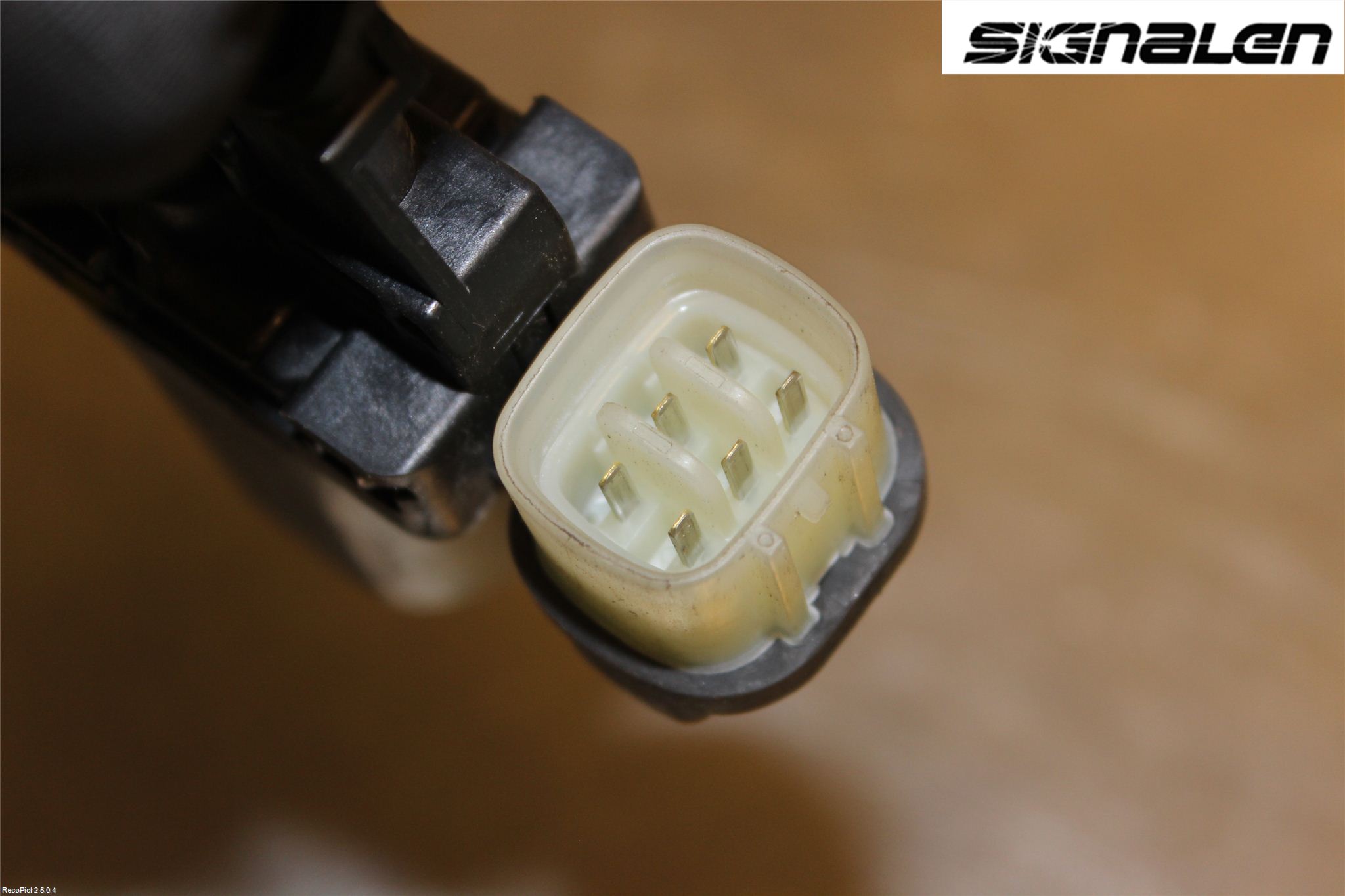 Mitsubishi L200 06-15 Fönsterhissmotor