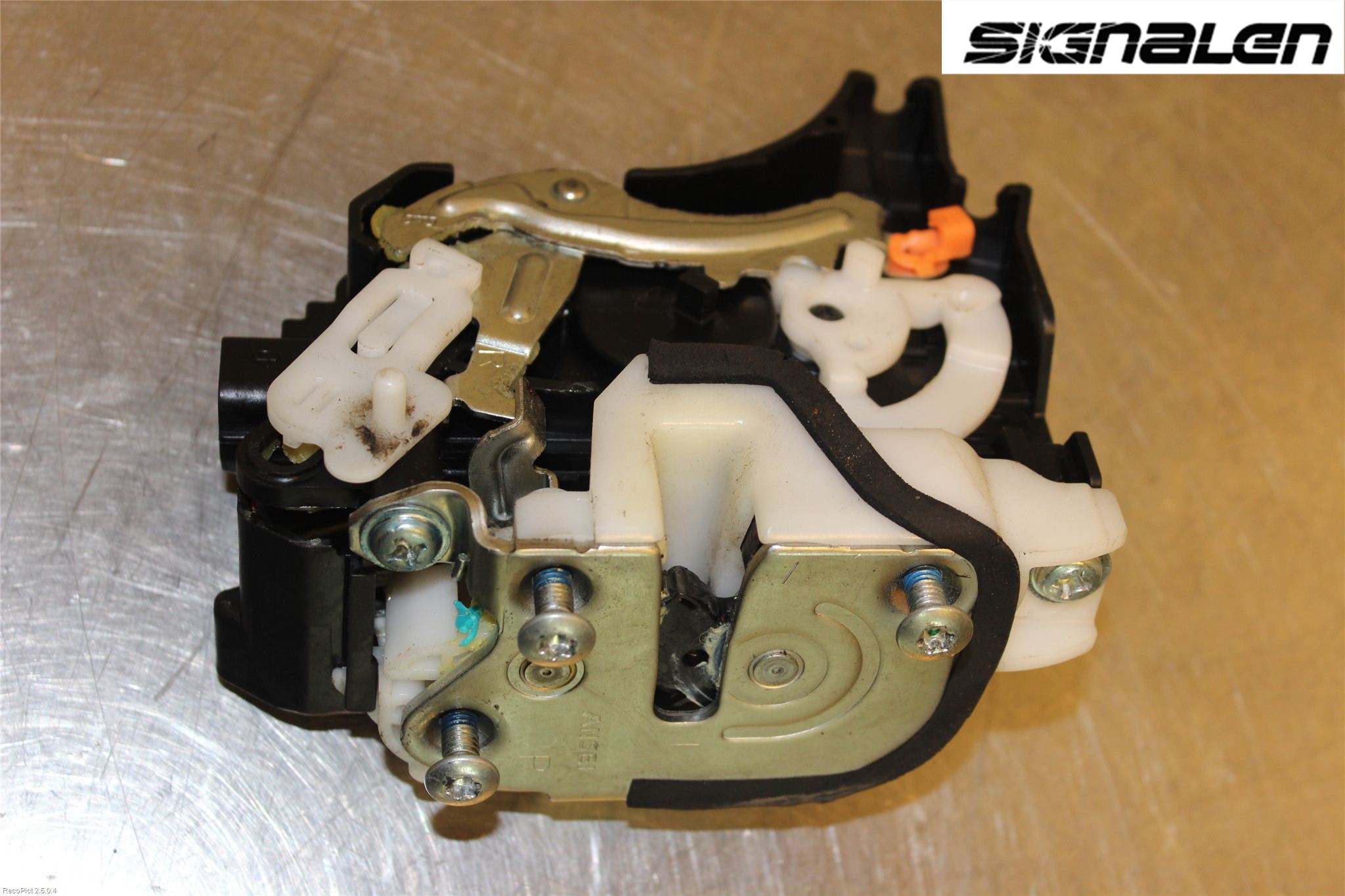 Mitsubishi L200 06-15 Låskista-Dörrlås