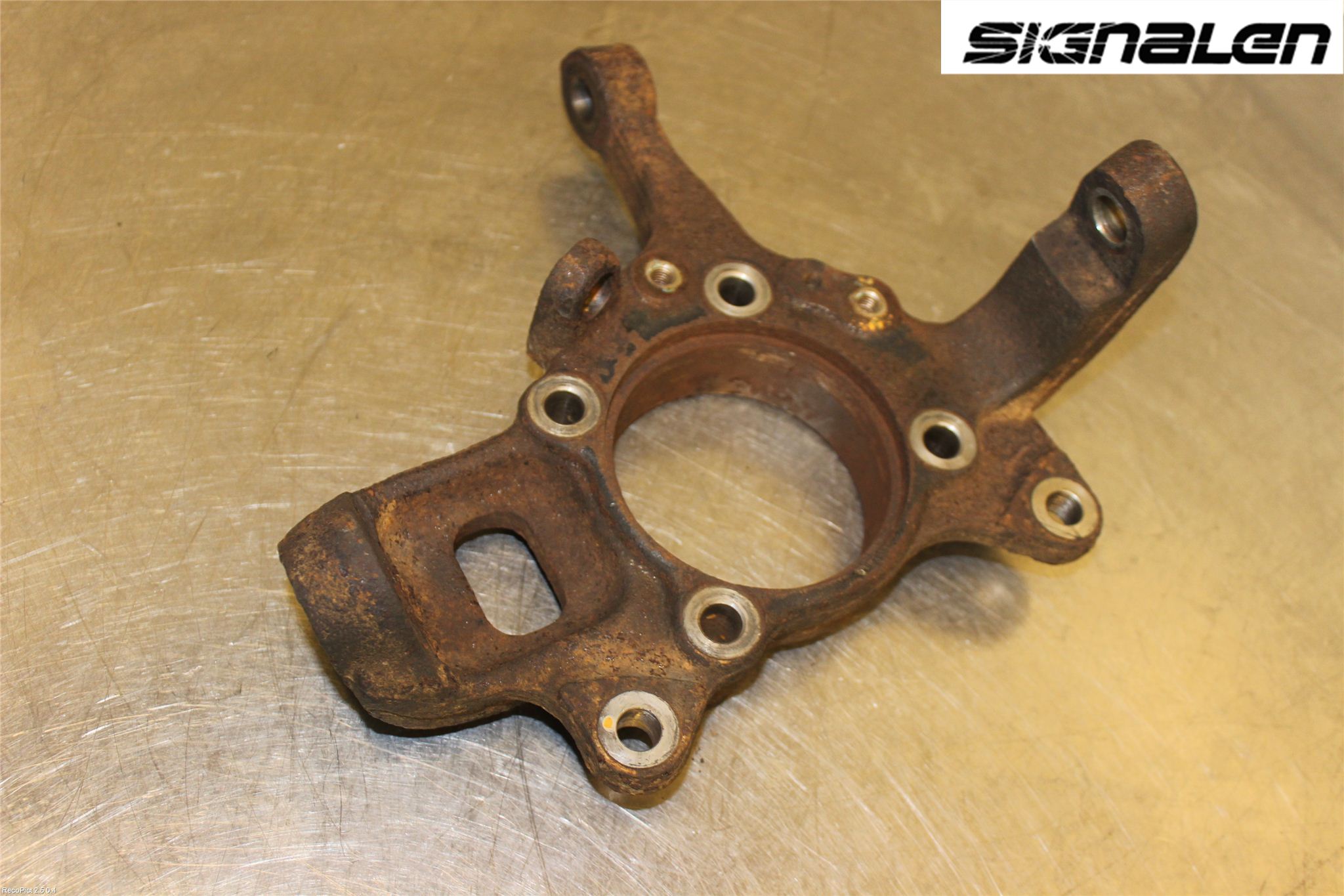 Mitsubishi L200 06-15 Styrspindel Lagerhus Hö