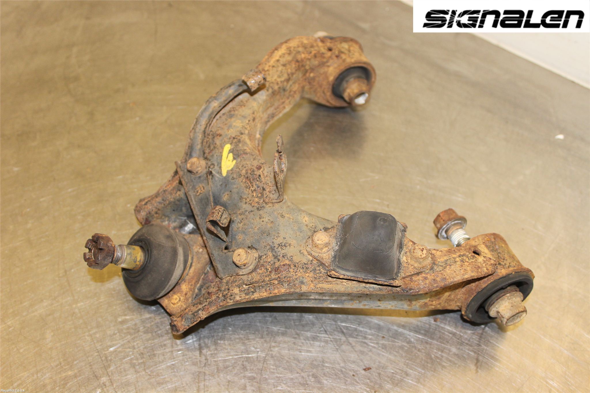 Mitsubishi L200 06-15 Bärarm Fram Övre Hö