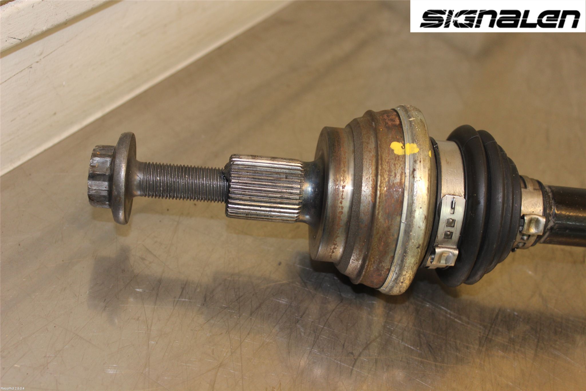 Volkswagen VW PASSAT 11-14 Drivaxel Bak Vänster