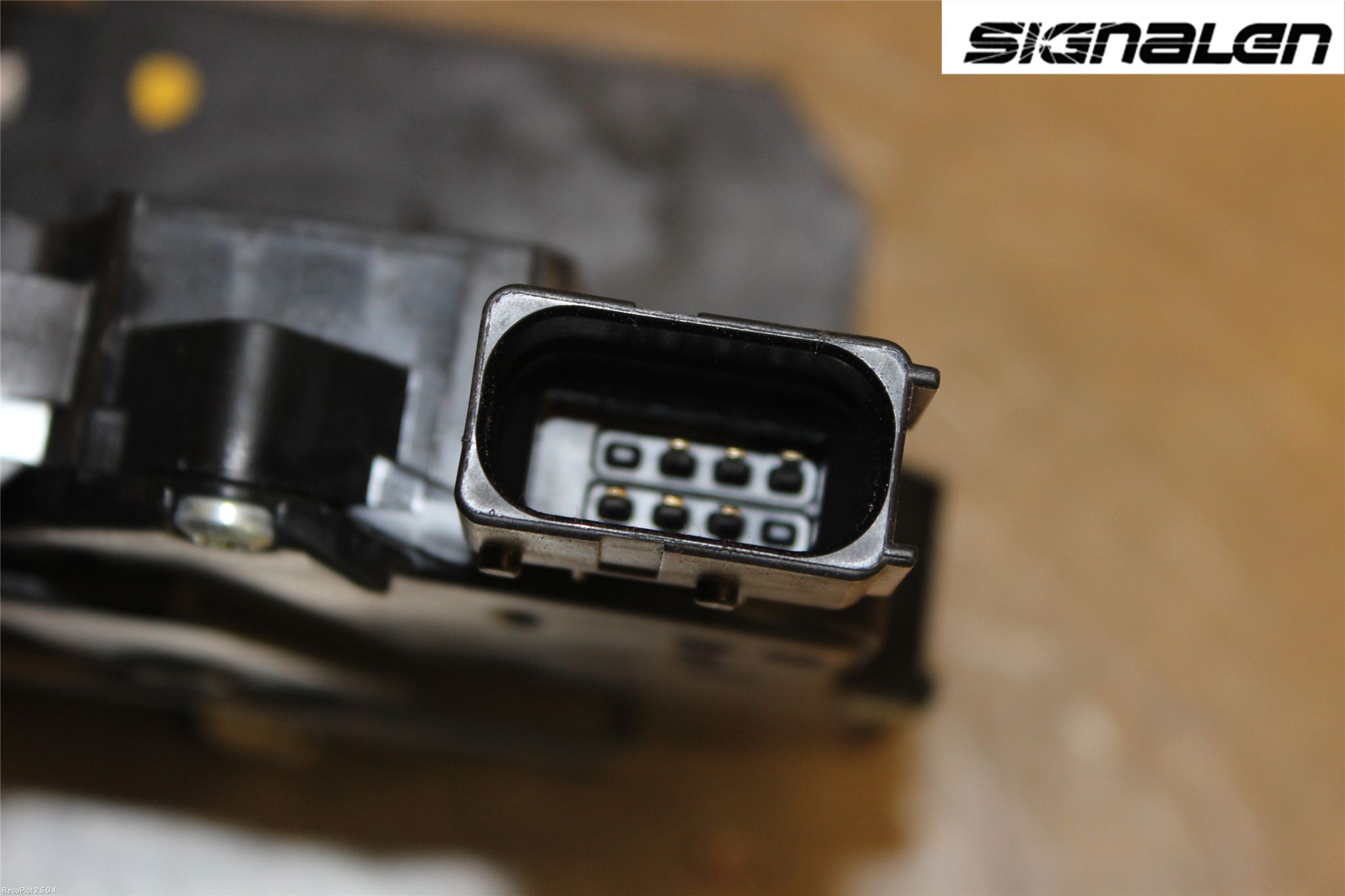 Opel CORSA D 07-14 Låskista-Dörrlås