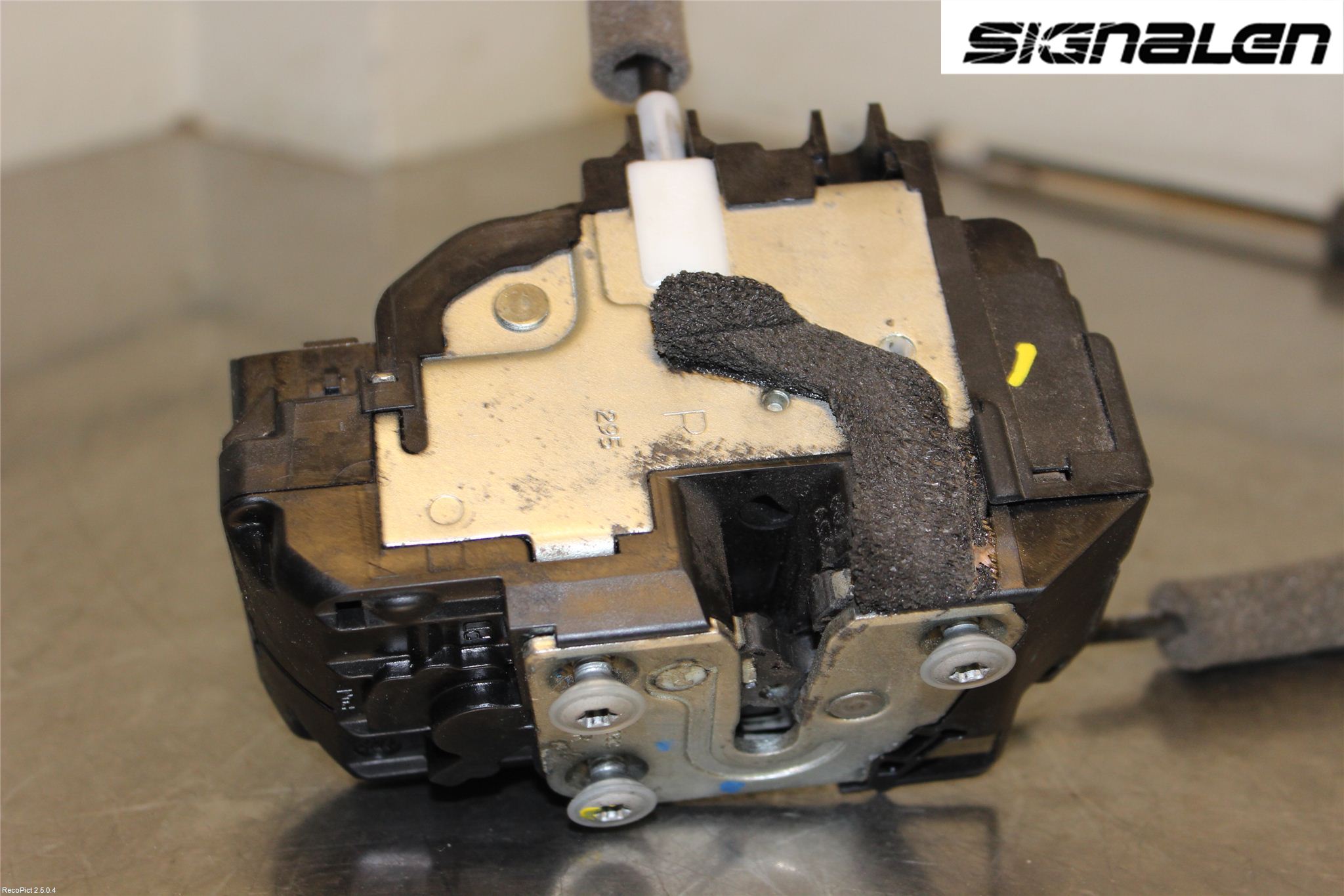 Nissan NAVARA 05-16 Låskista-Dörrlås