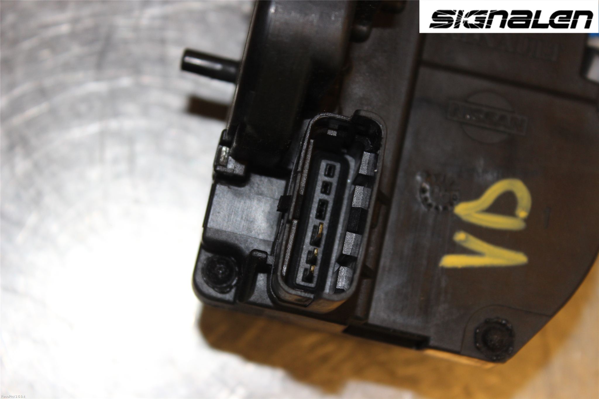 Nissan NAVARA 05-16 Låskista-Dörrlås