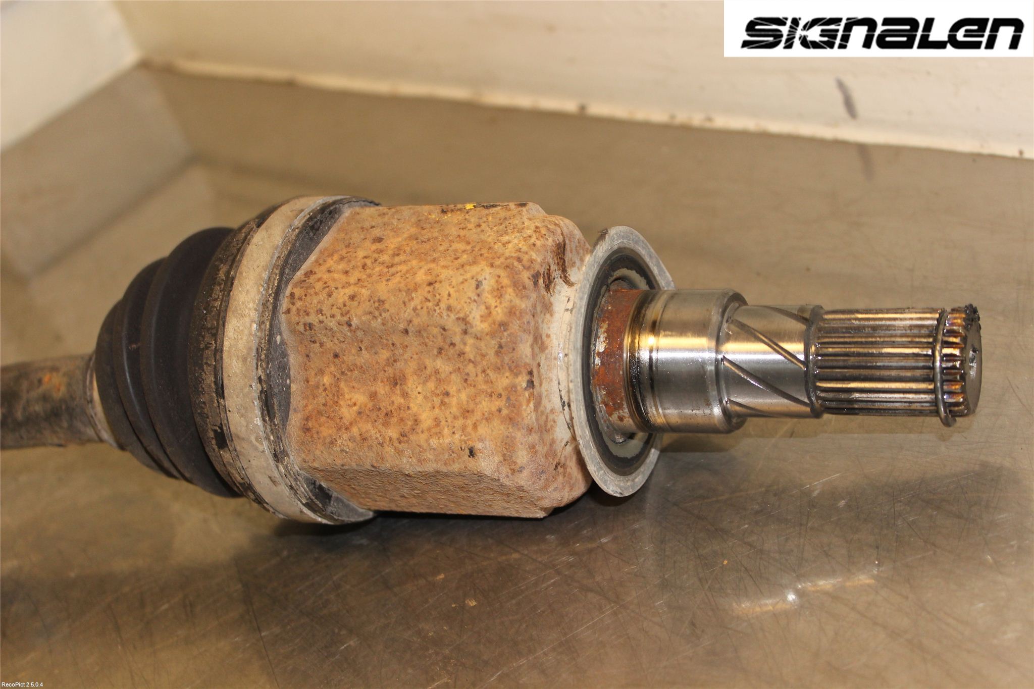 Nissan NAVARA 05-16 Drivaxel Fram Höger