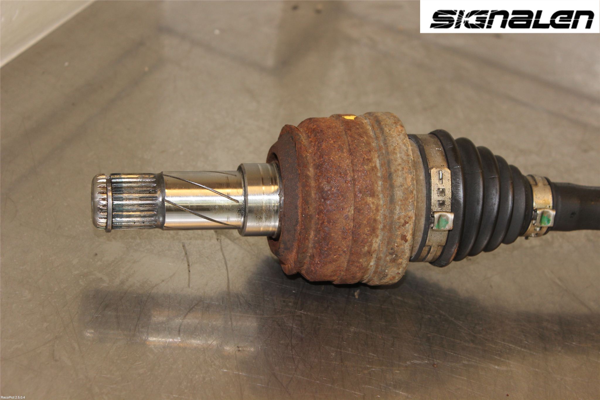 Ford KUGA 08-12 Drivaxel Bak Höger