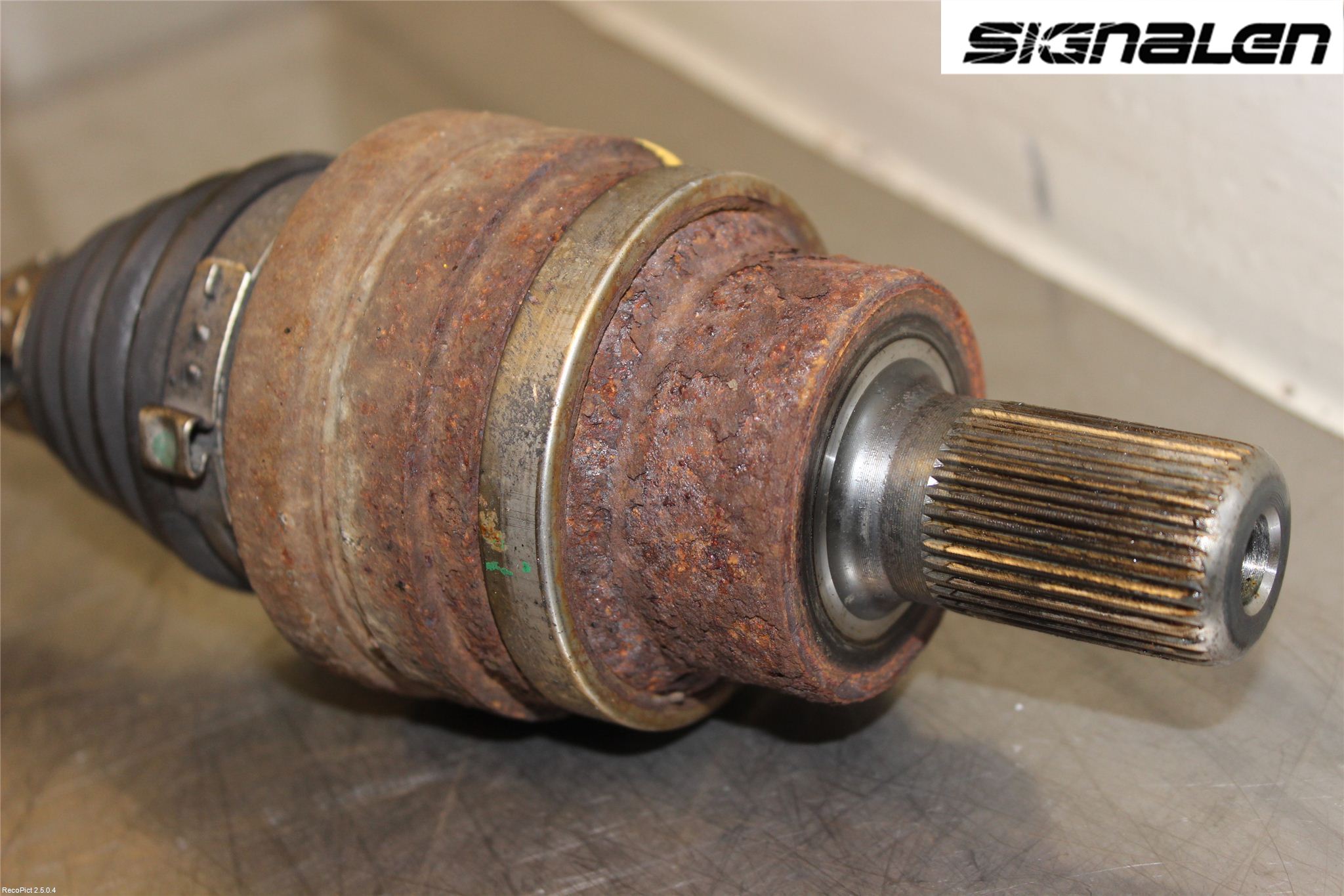 Ford KUGA 08-12 Drivaxel Bak Höger