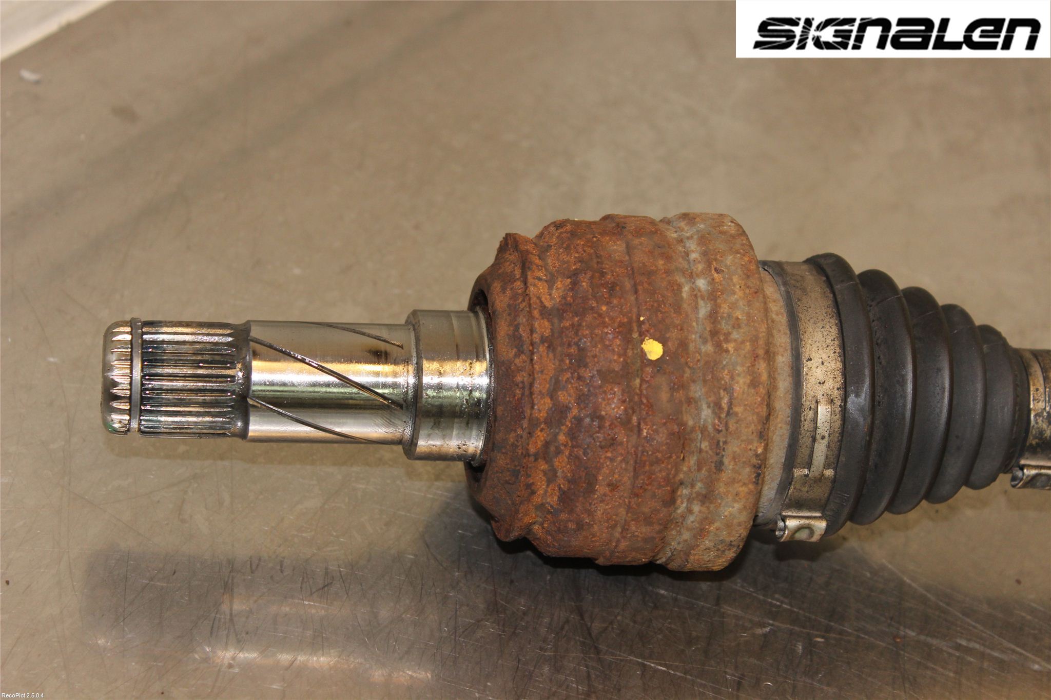 Ford KUGA 08-12 Drivaxel Bak Vänster