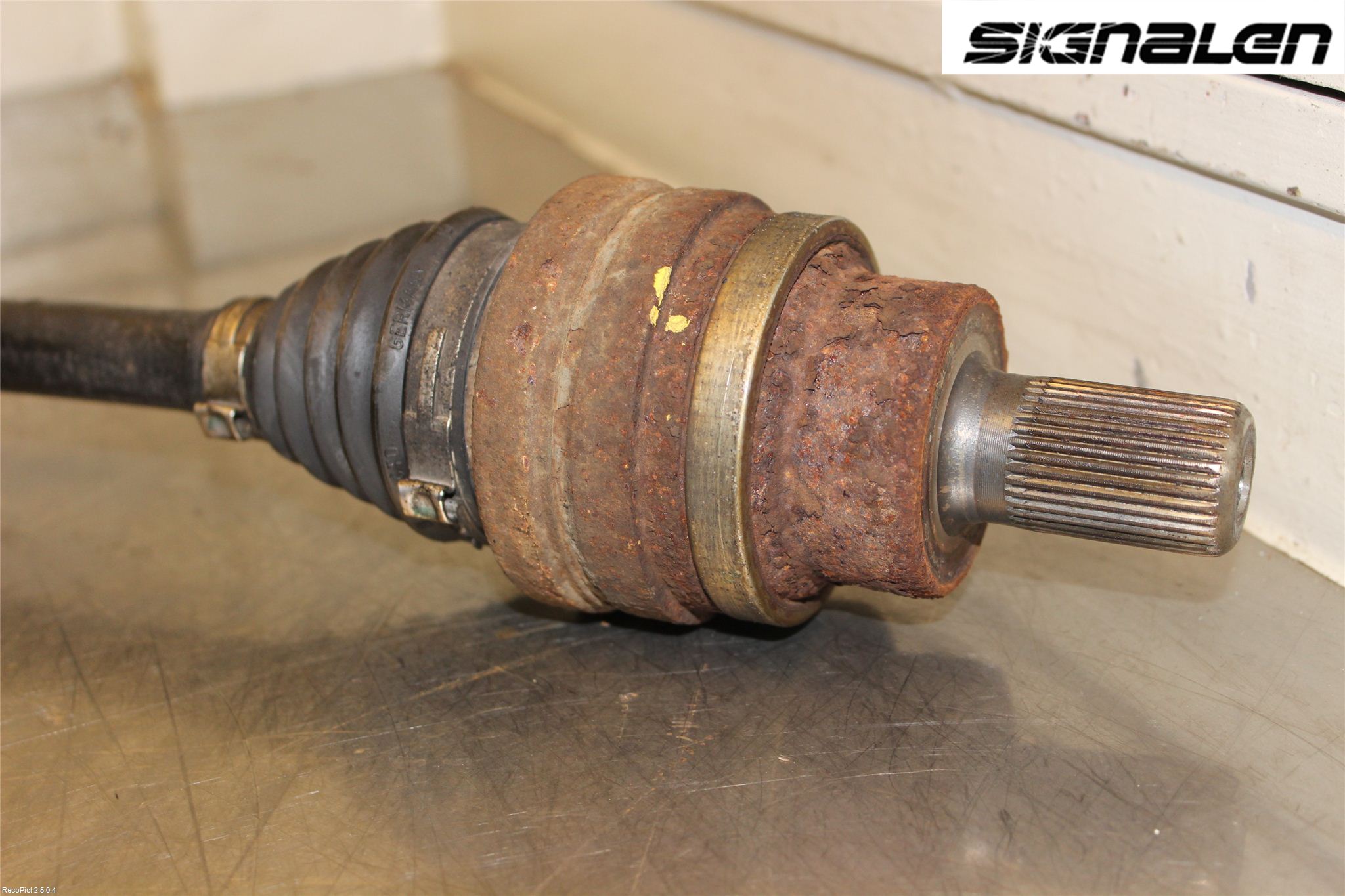 Ford KUGA 08-12 Drivaxel Bak Vänster