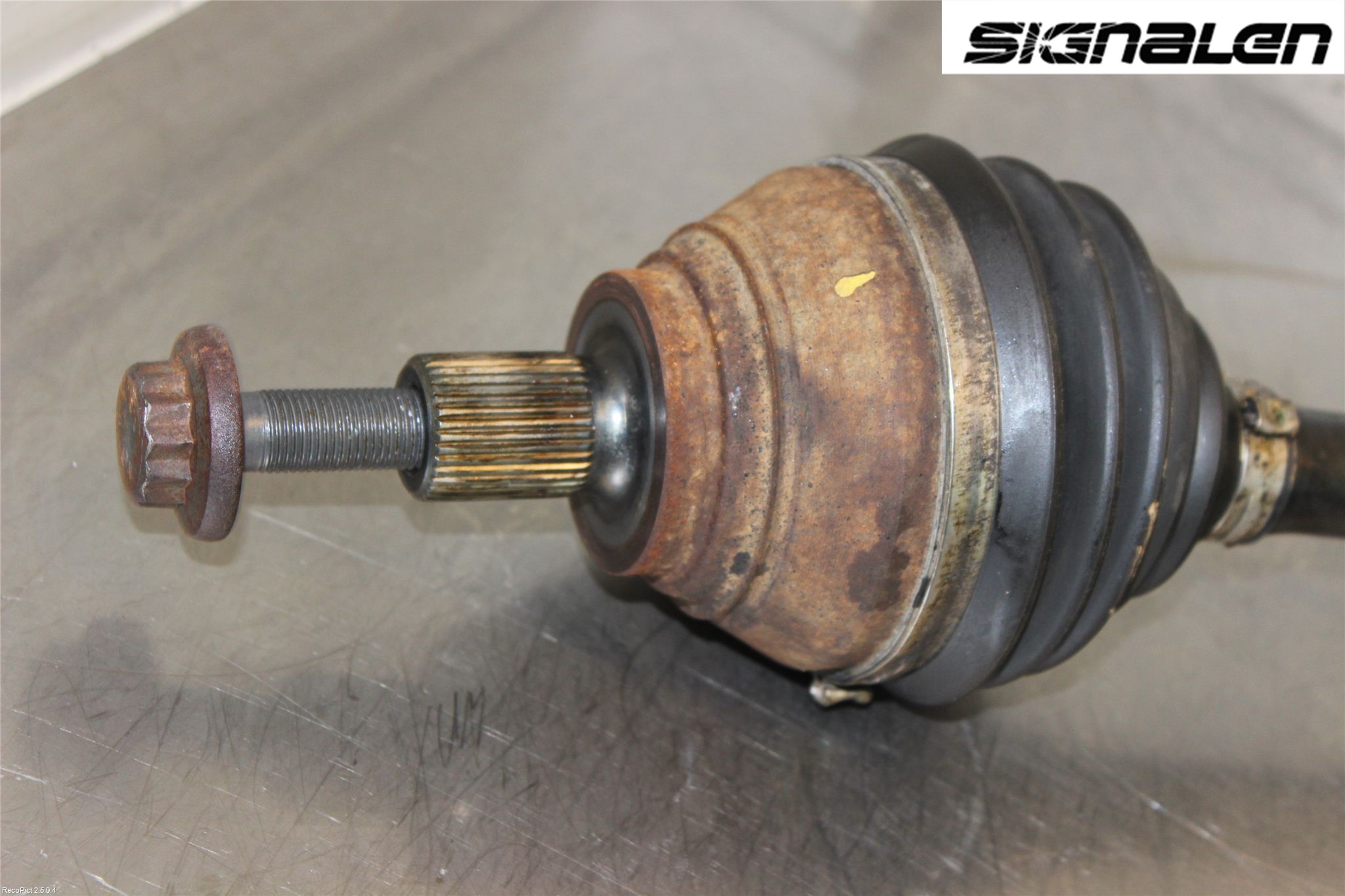 Volkswagen VW CADDY 11-15 Drivaxel Fram Vänster