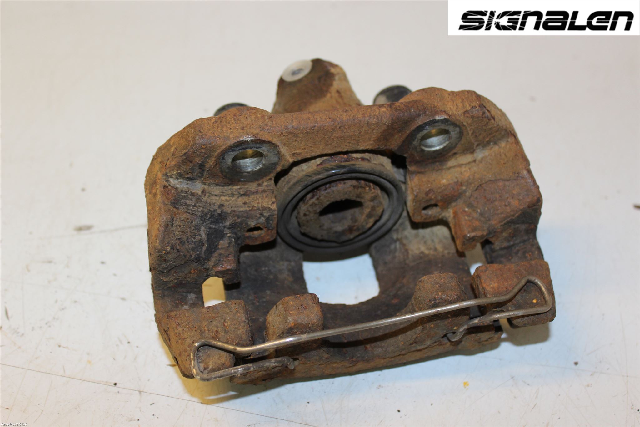 Saab 9-5     06-10 Bromsok Bak Vänster