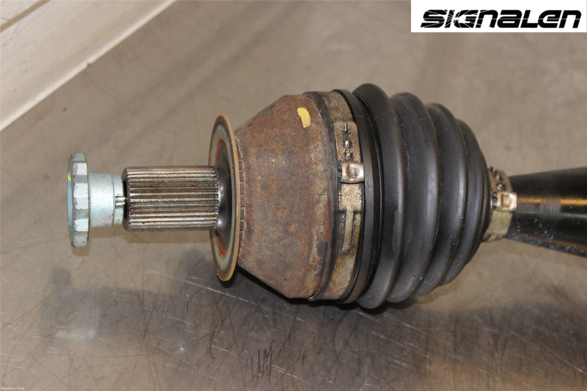 Skoda RAPID Drivaxel Fram Höger