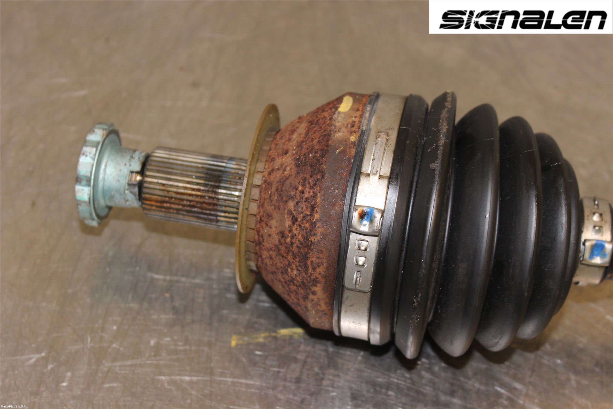 Audi A1/S1 11-18 Drivaxel Fram Vänster