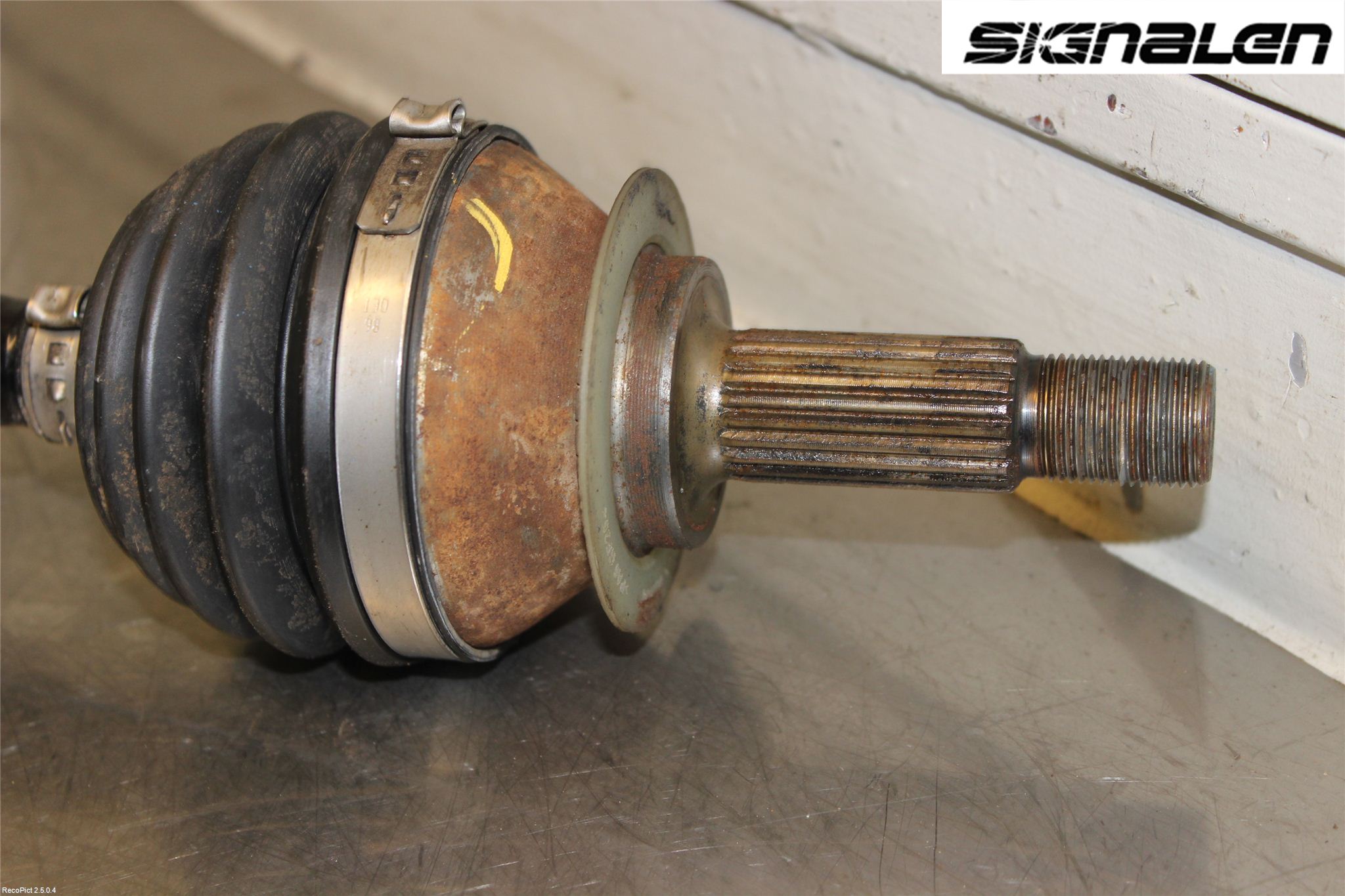 Volkswagen VW UP! / E-UP! Drivaxel Fram Höger