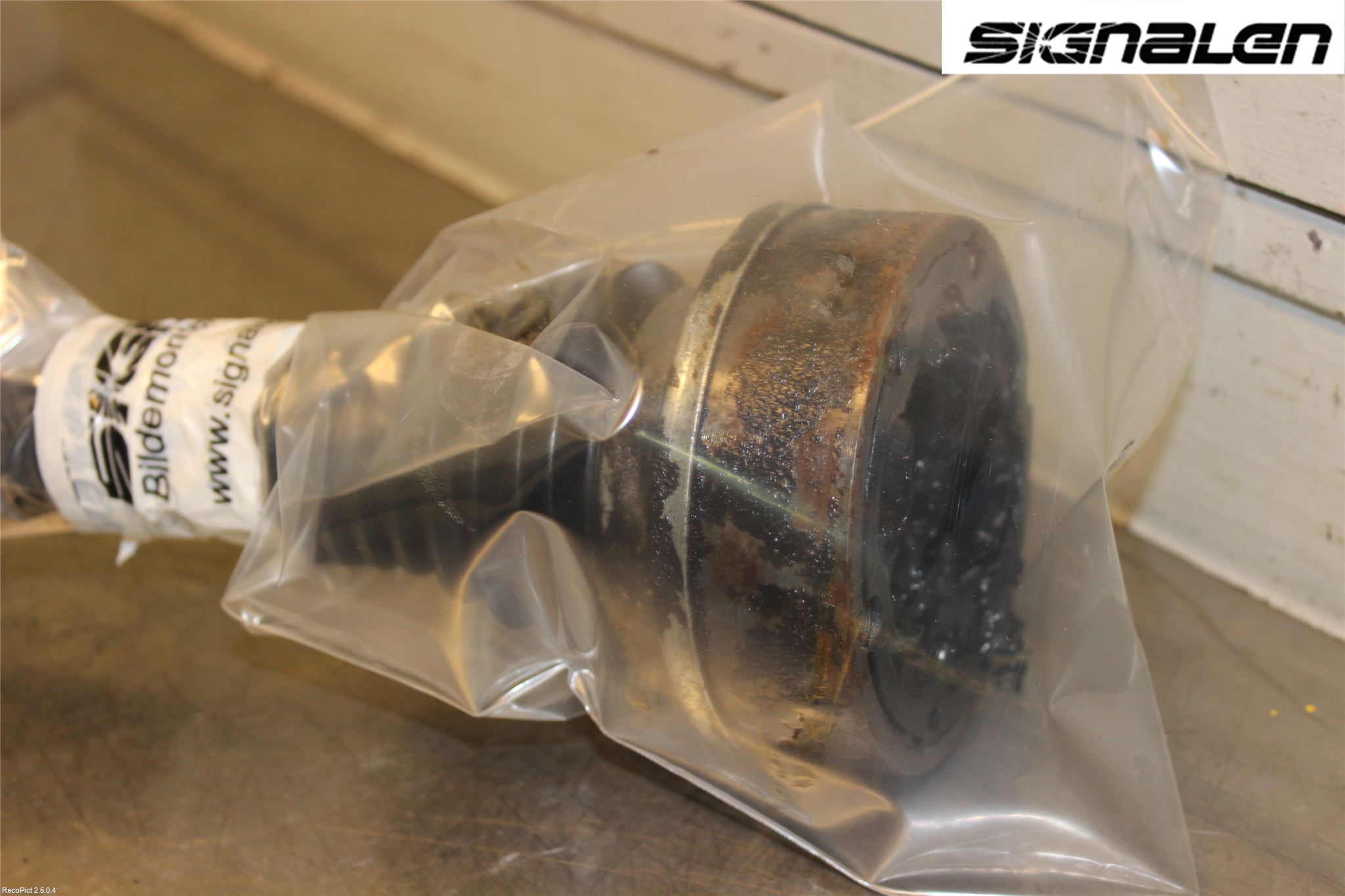 Volkswagen VW CADDY      04-10 Drivaxel Fram Höger